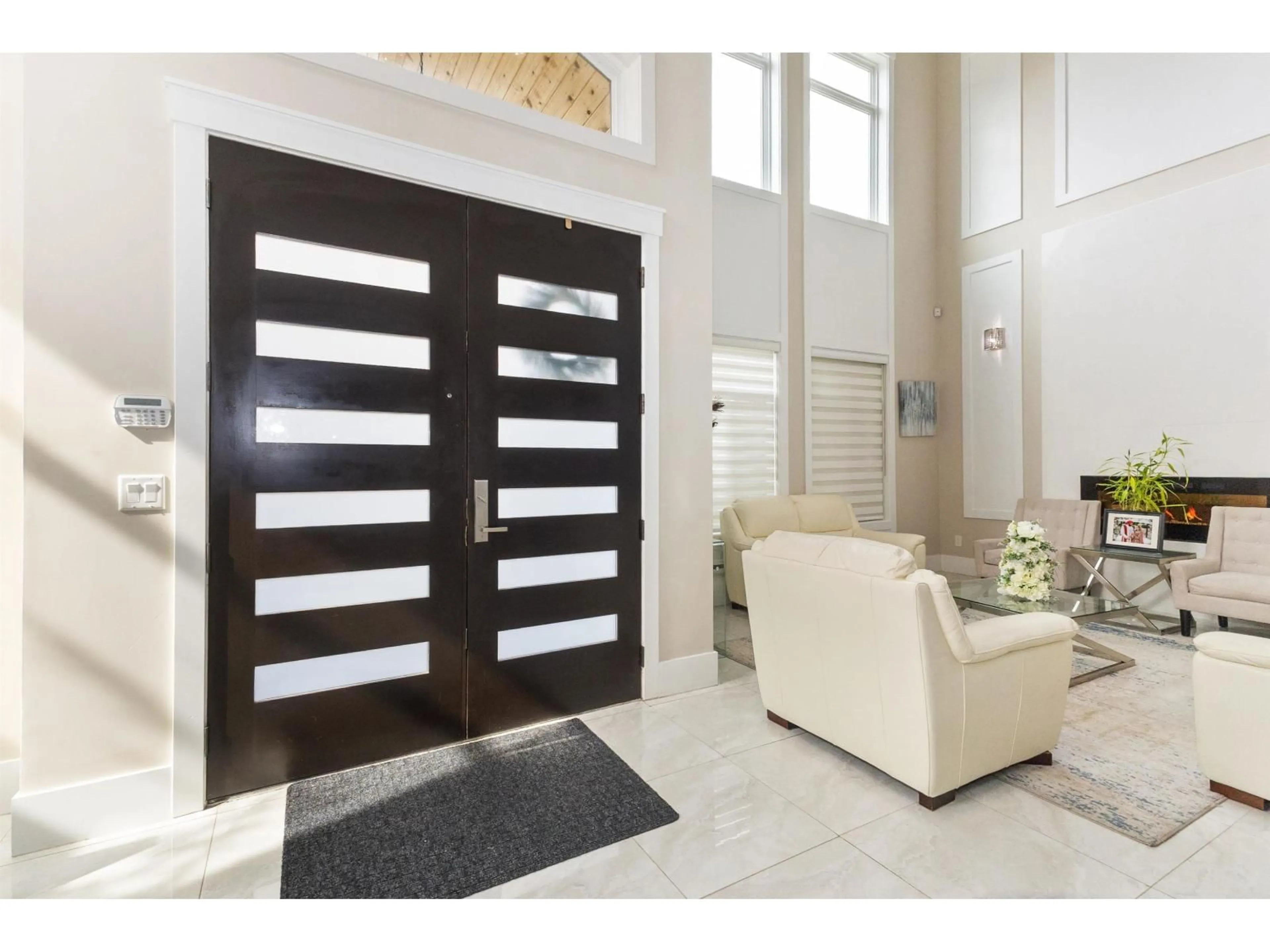 Indoor entryway for 3171 ENGINEER CRESCENT, Abbotsford British Columbia V4X0A7