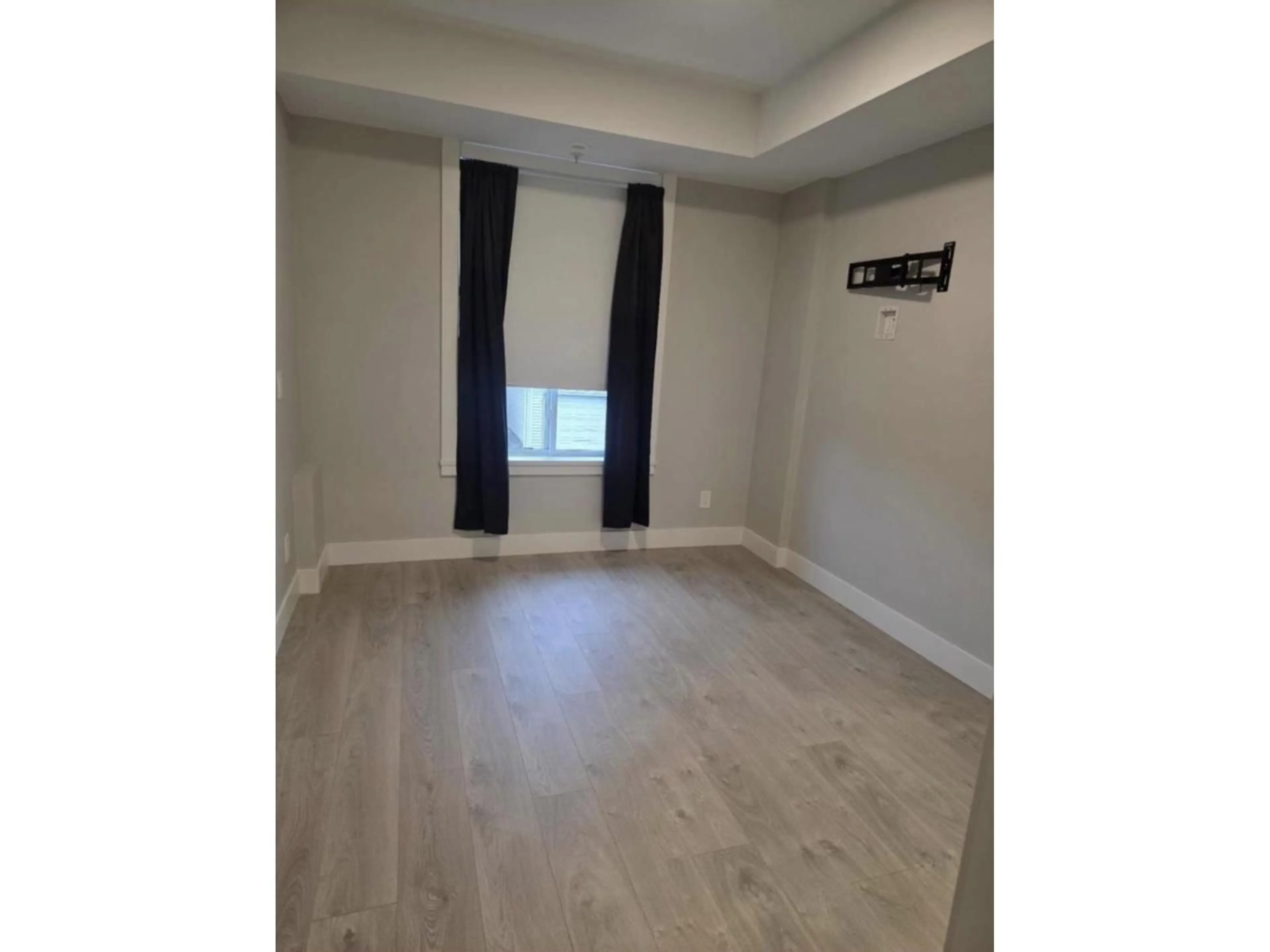 A pic of a room for 211 - 14818 60 AVENUE, Surrey British Columbia V3S1R9