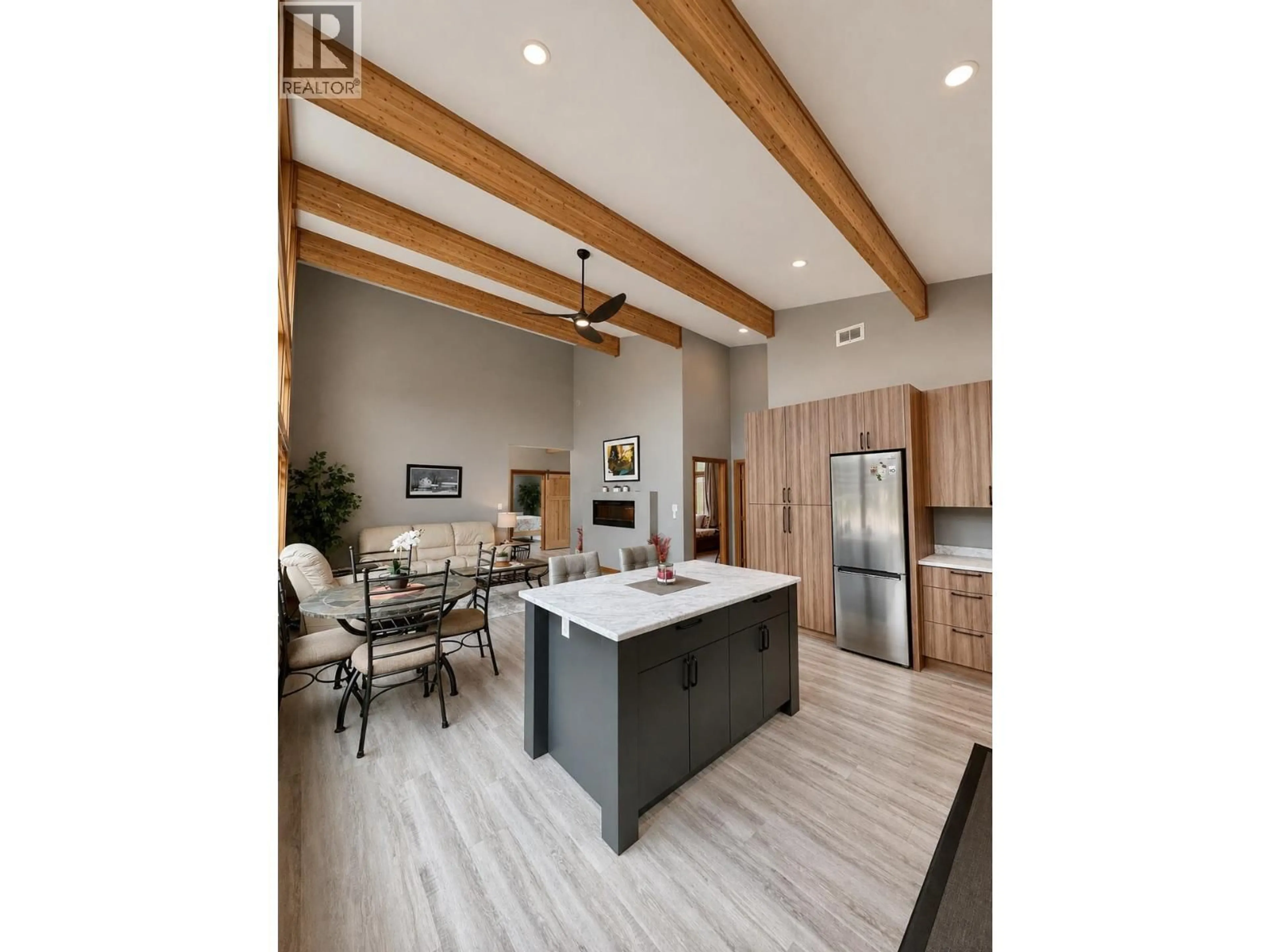 Open concept kitchen, unknown for 209 DOGWOOD STREET, Valemount British Columbia V0E2Z0
