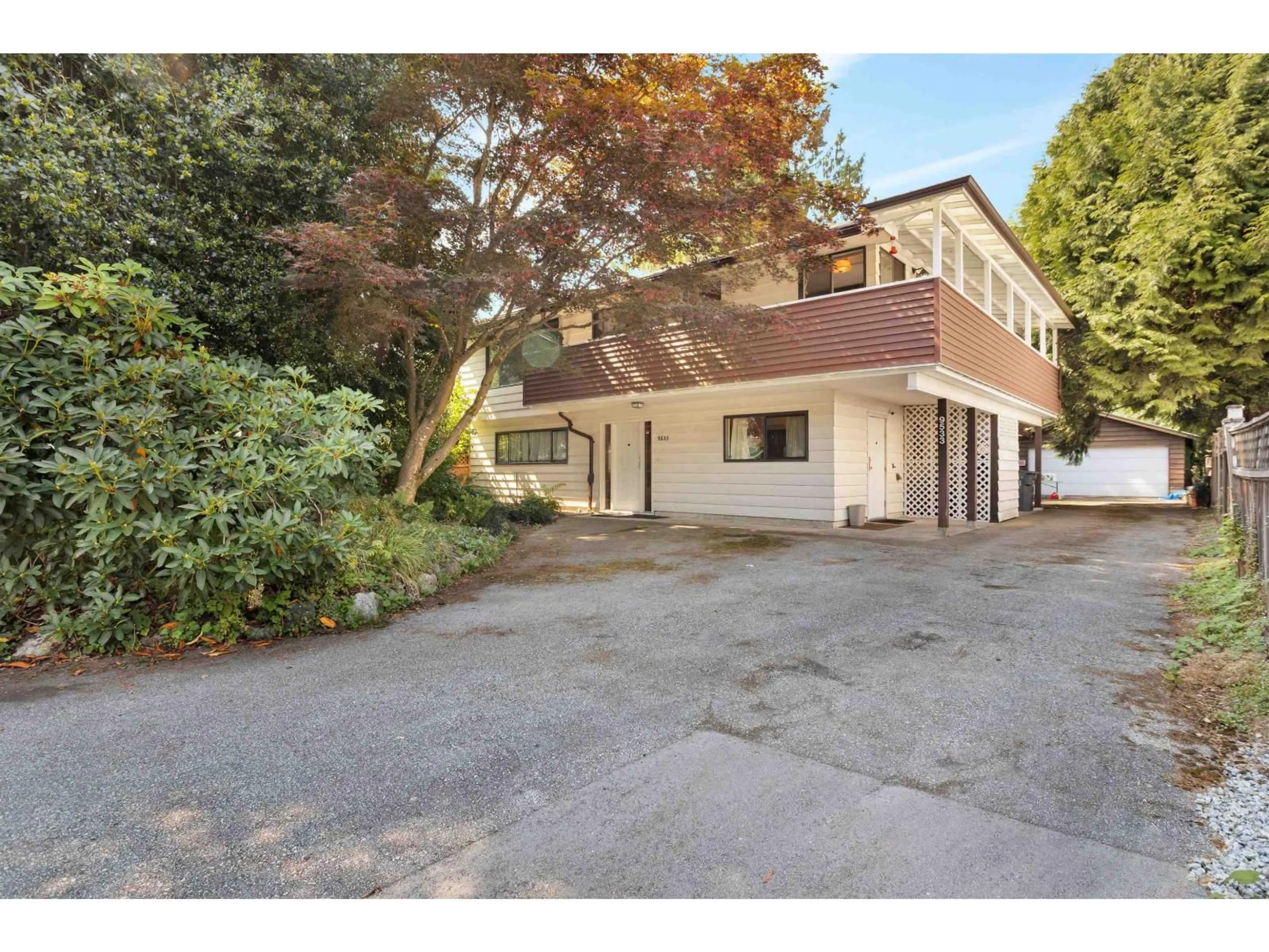 A pic from outside/outdoor area/front of a property/back of a property/a pic from drone, street for 9533 139 STREET, Surrey British Columbia V3V5X7