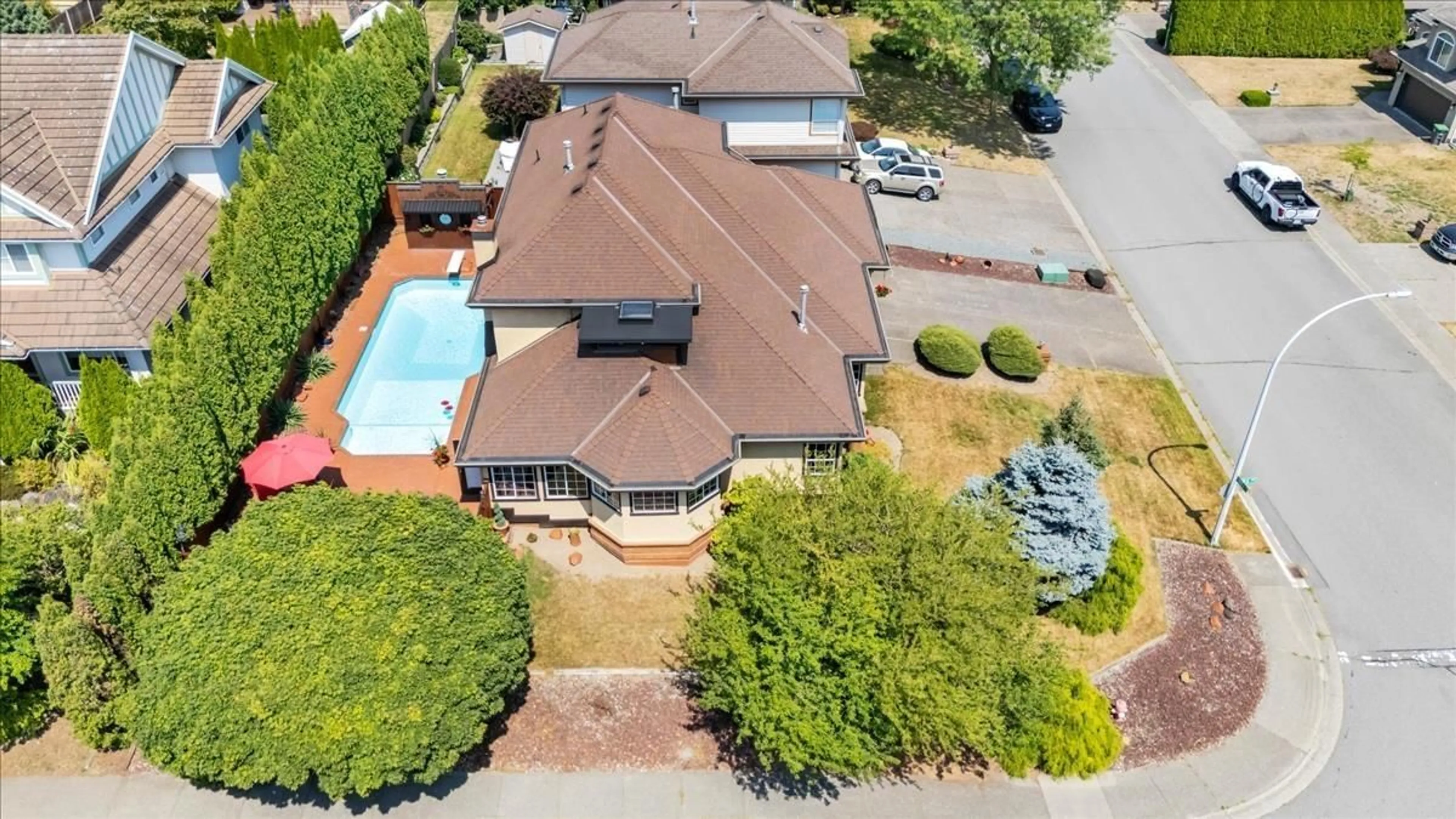 A pic from outside/outdoor area/front of a property/back of a property/a pic from drone, street for 5955 189A STREET, Surrey British Columbia V3S7W5