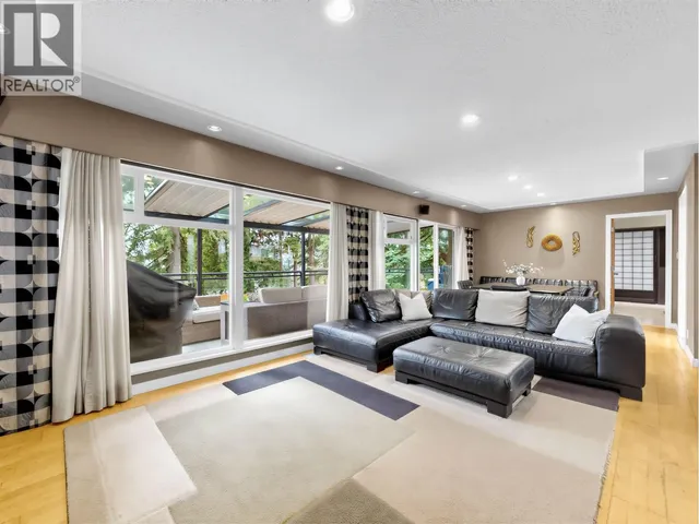 712 SHAW AVENUE, Coquitlam 2