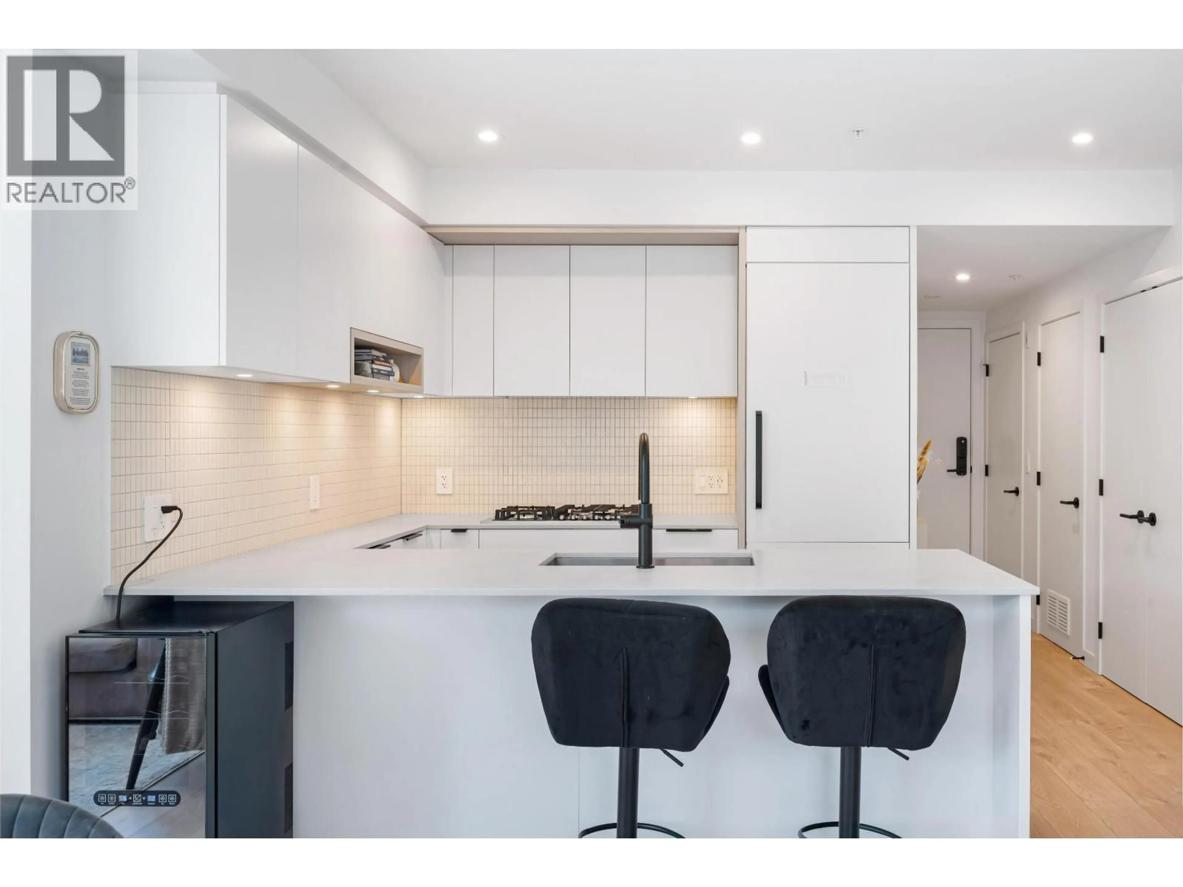 Unknown for 221 - 2520 GUELPH STREET, Vancouver British Columbia V5T0K7