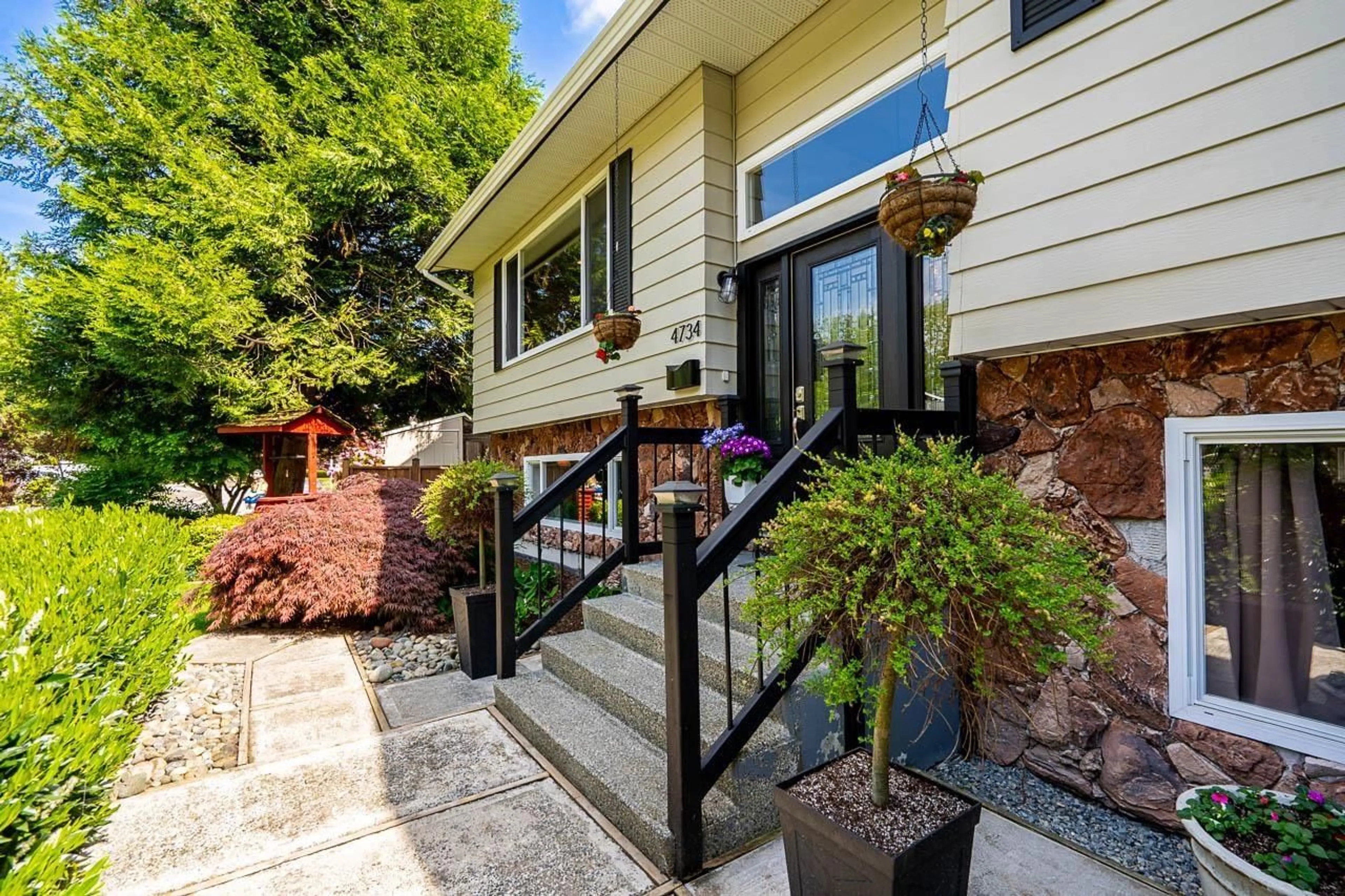 Unknown for 4734 206A STREET, Langley British Columbia V3A6N8