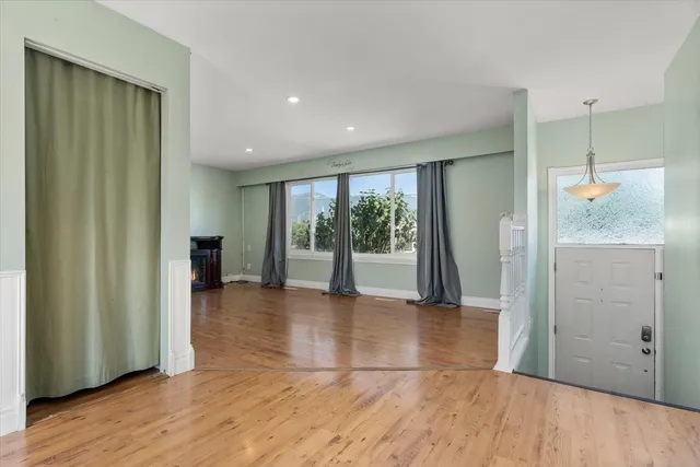 46396 STRATHCONA ROAD, Chilliwack 3