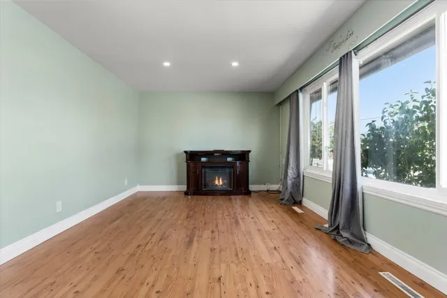 46396 STRATHCONA ROAD, Chilliwack 5