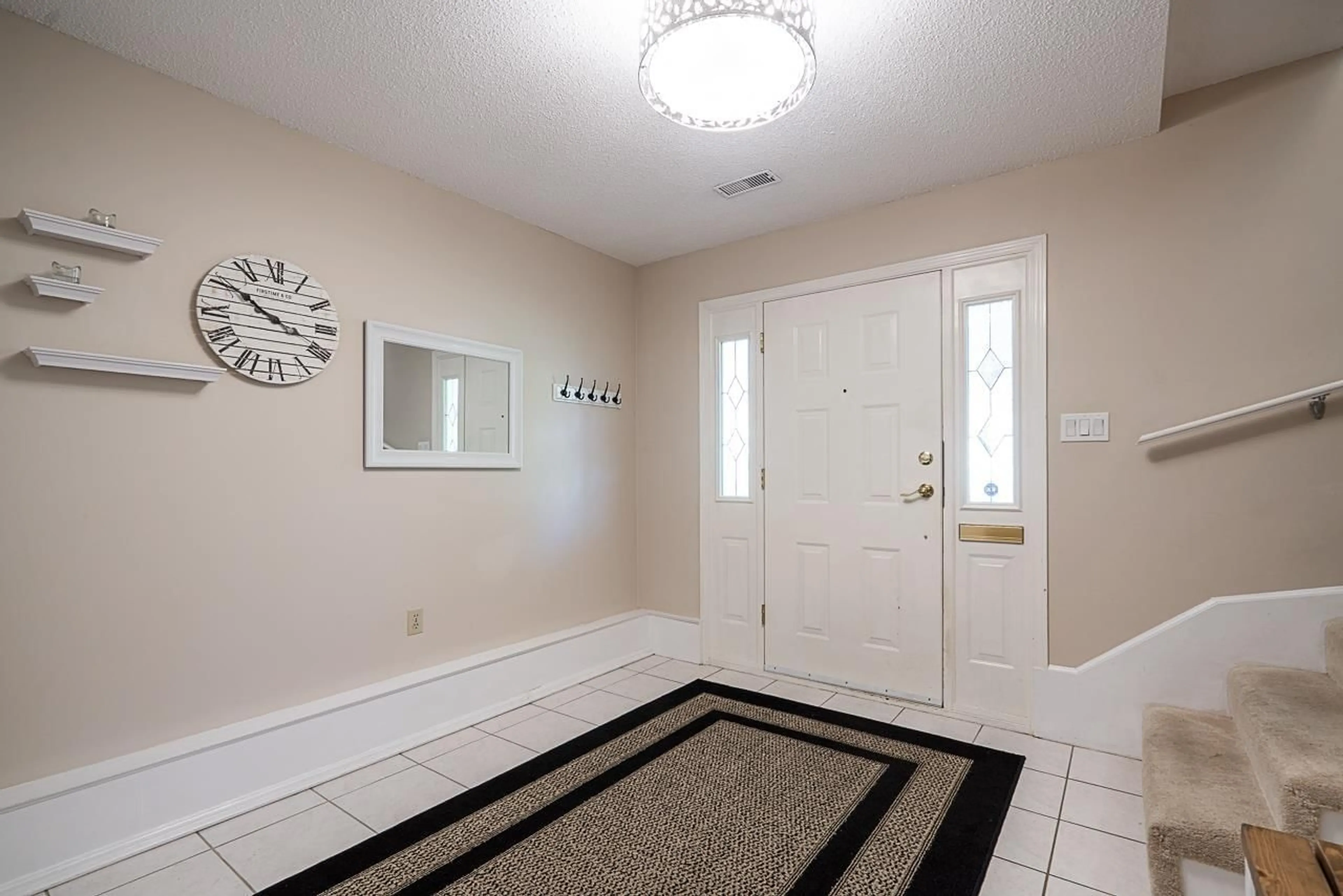 Indoor entryway for 8771 SHEPHERD WAY, Delta British Columbia V4C4J9