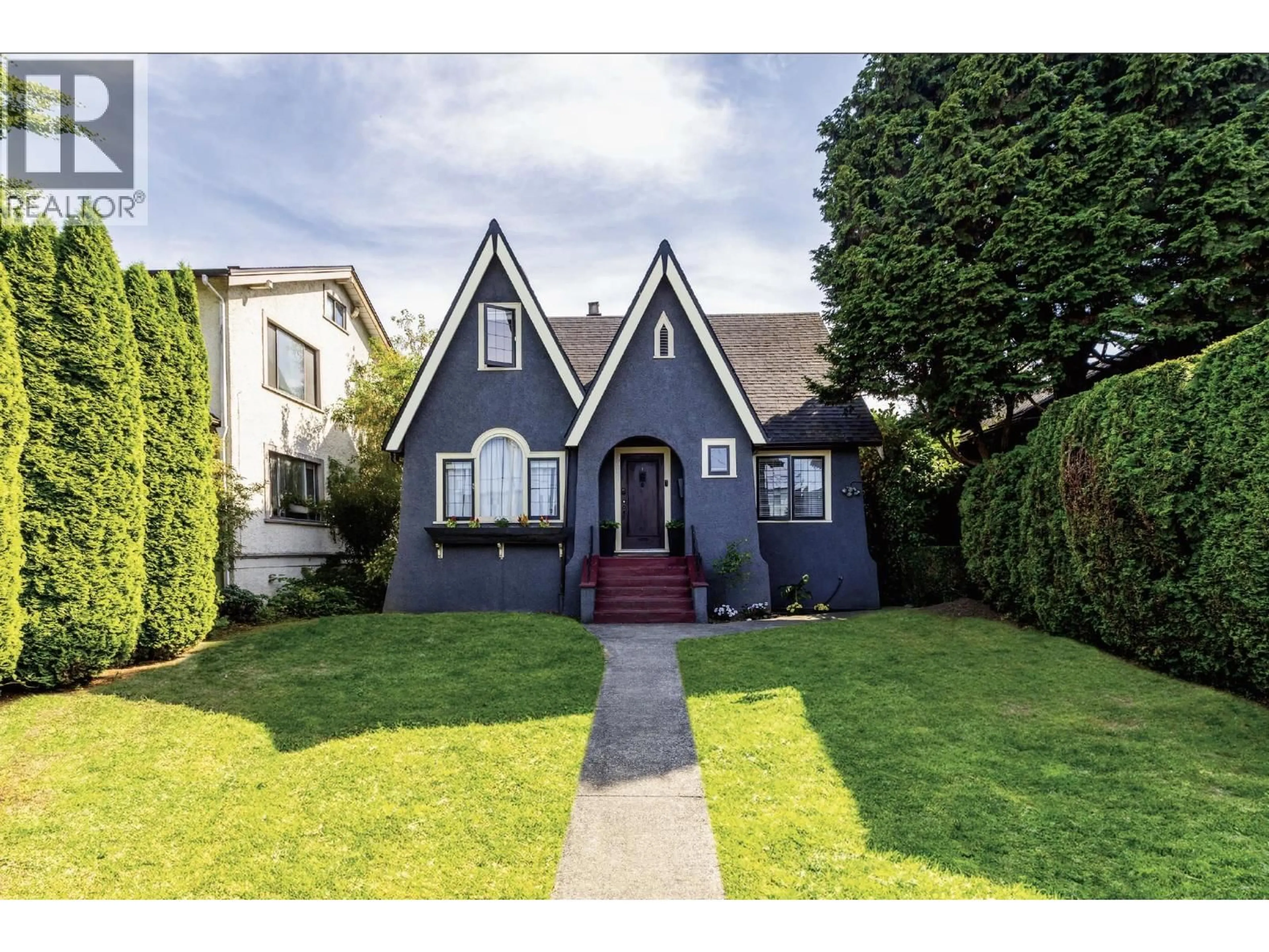 Home with vinyl exterior material, street for 3026 POINT GREY ROAD, Vancouver British Columbia V6K1B1