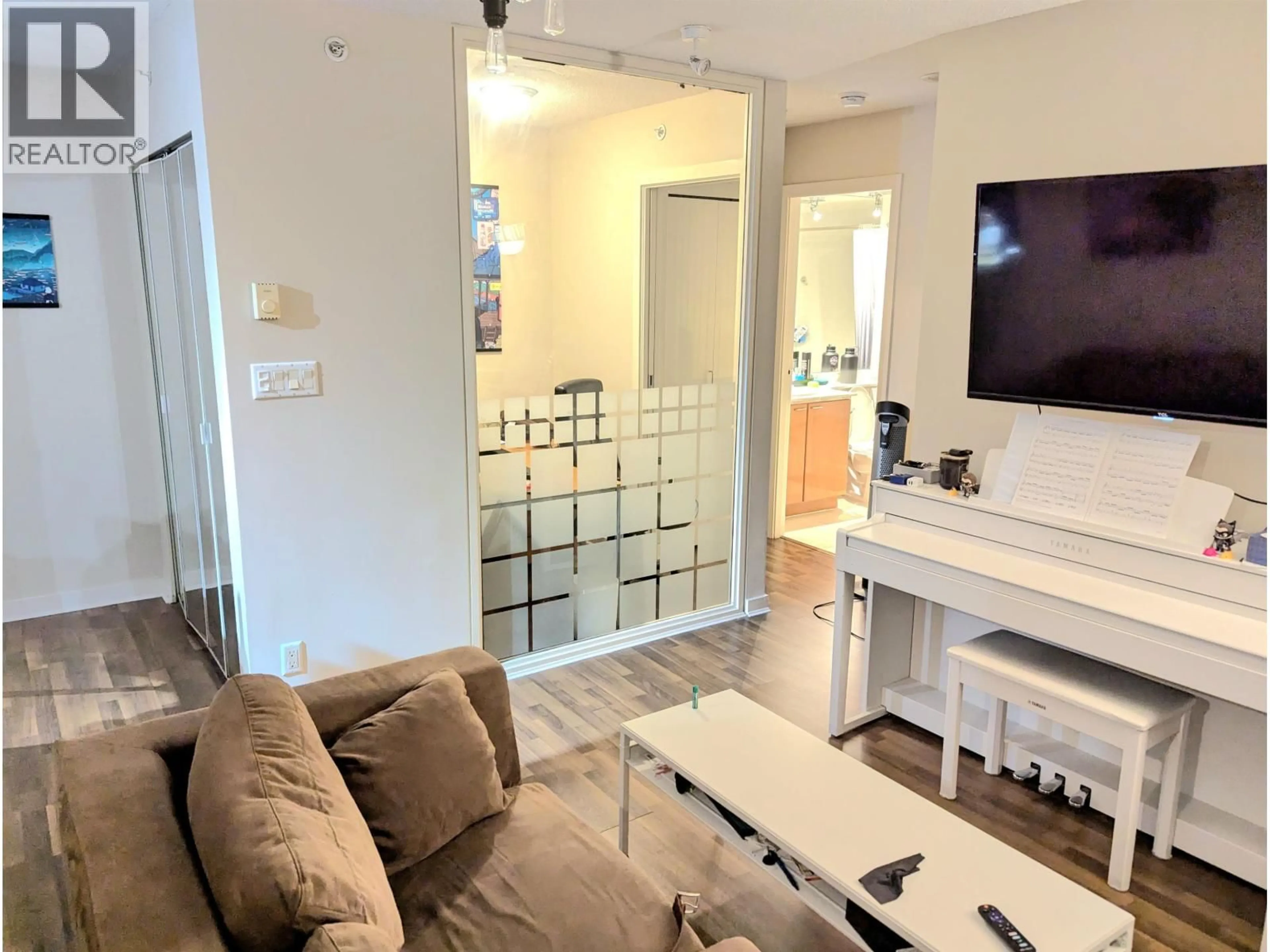 A pic of a room for 1005 - 1288 GEORGIA STREET, Vancouver British Columbia V6E4R3