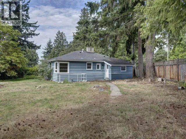5724 PORPOISE BAY ROAD, Sechelt 4