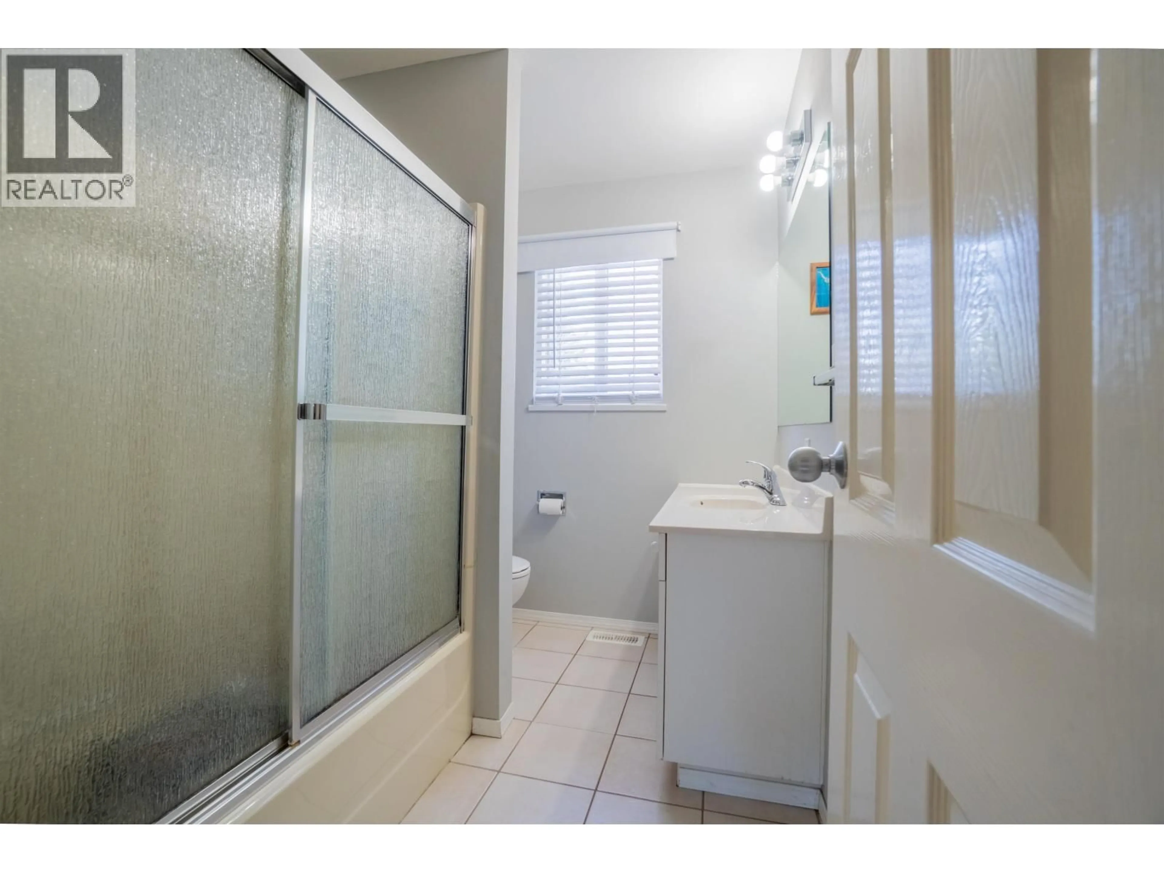 Standard bathroom, unknown for 2930 SEFTON STREET, Port Coquitlam British Columbia V3B3P8