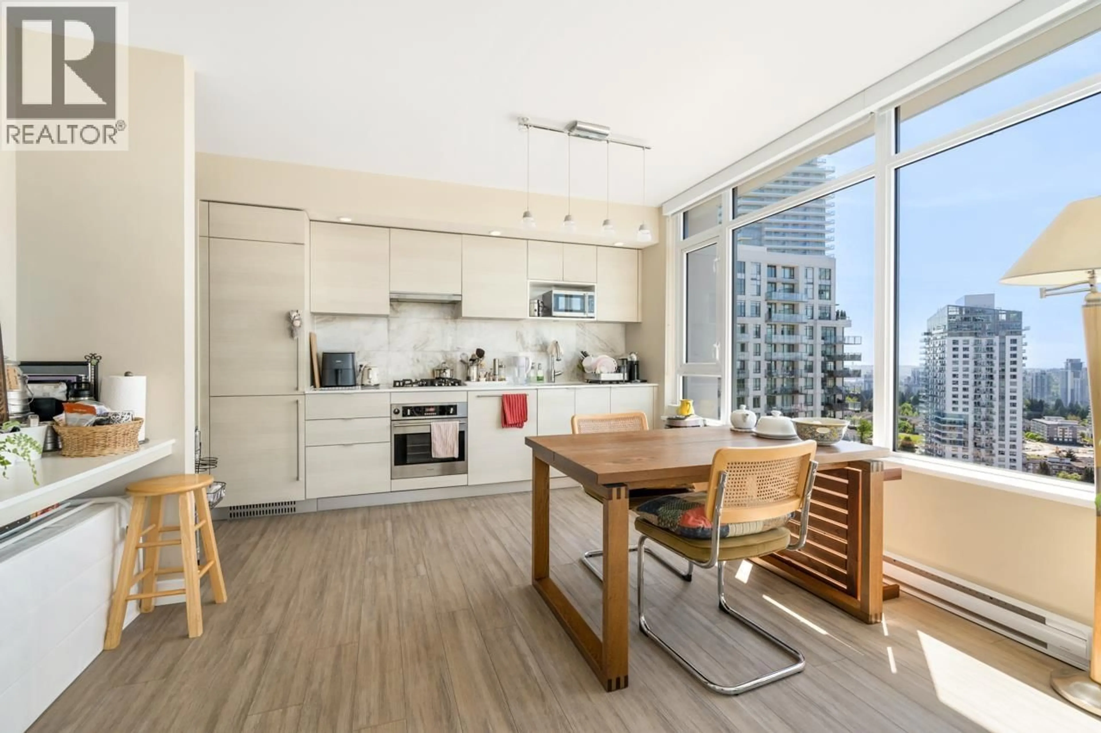 Standard kitchen, unknown for 2607 - 602 COMO LAKE AVENUE, Coquitlam British Columbia V3J0G2