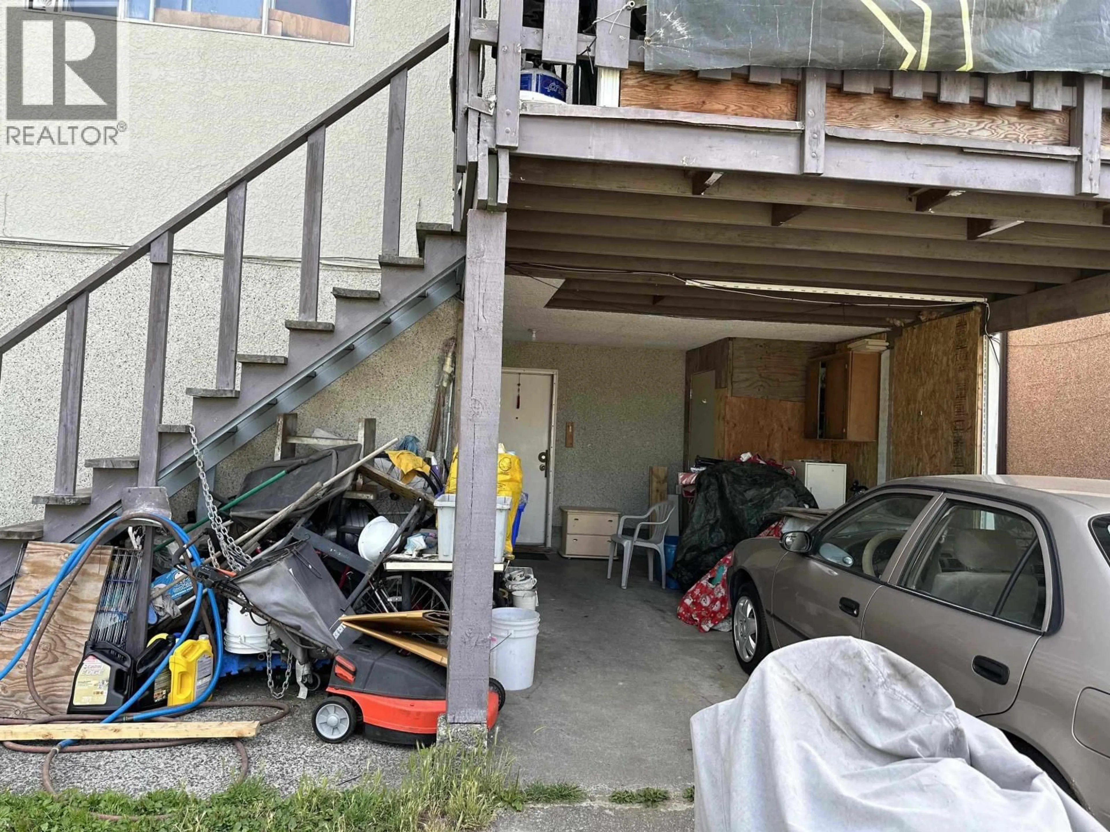 Indoor garage for 6915 BEATRICE STREET, Vancouver British Columbia V5P3R6