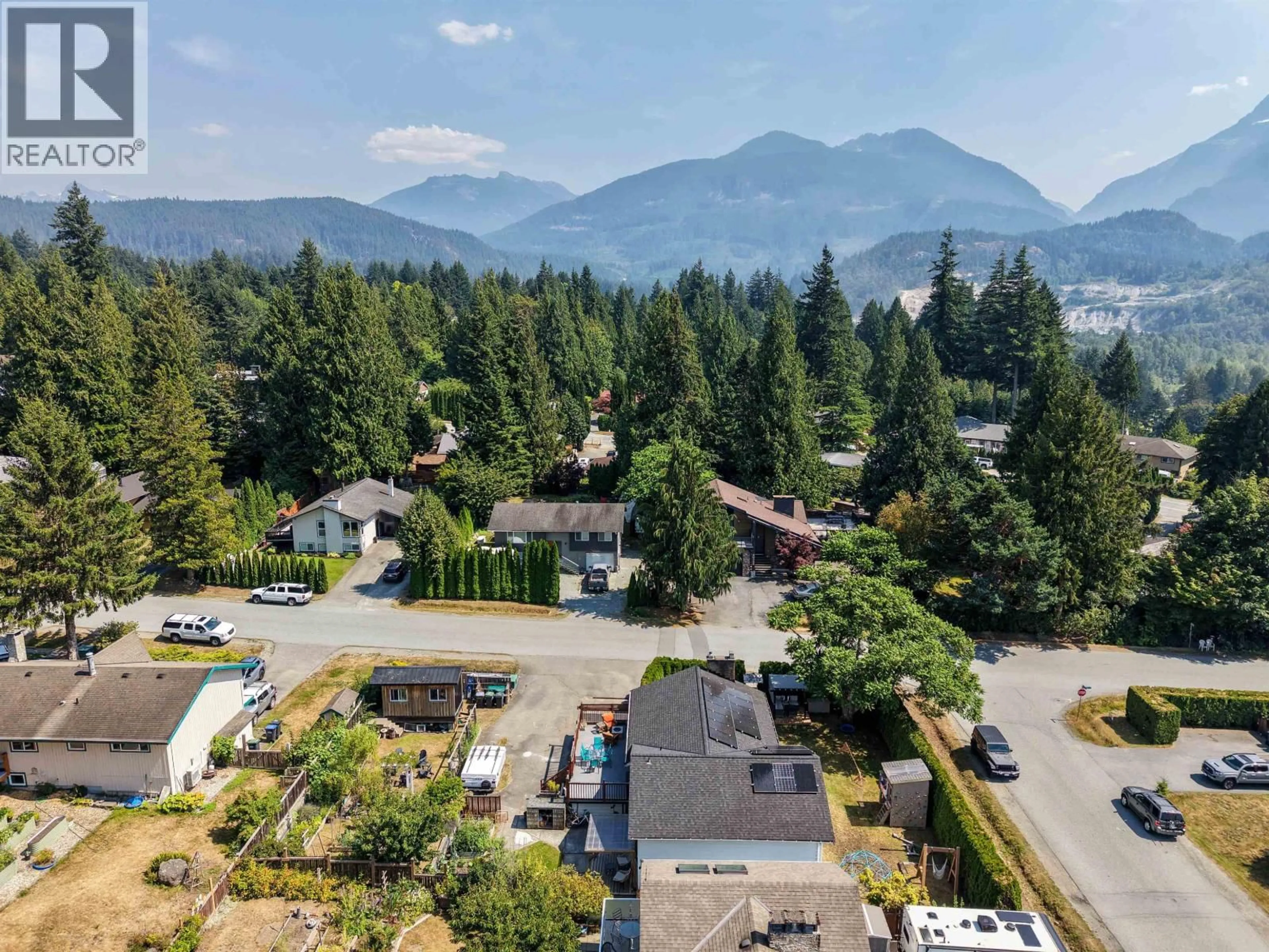 A pic from outside/outdoor area/front of a property/back of a property/a pic from drone, mountain view for 40256 AYR DRIVE, Squamish British Columbia V0N1T0