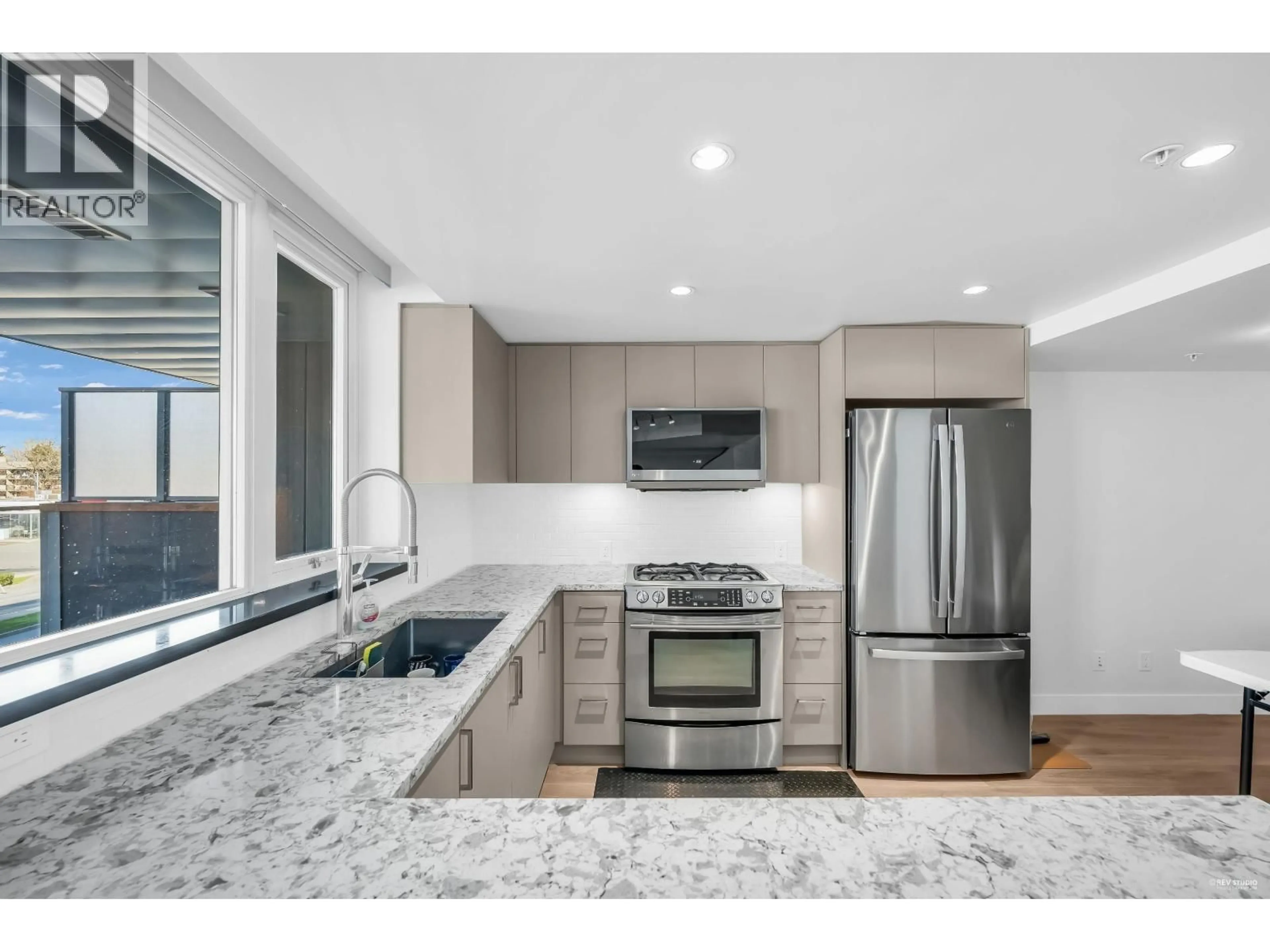 Open concept kitchen, ceramic/tile floor for 3005 - 8080 GRANVILLE AVENUE, Richmond British Columbia V6Y1P3