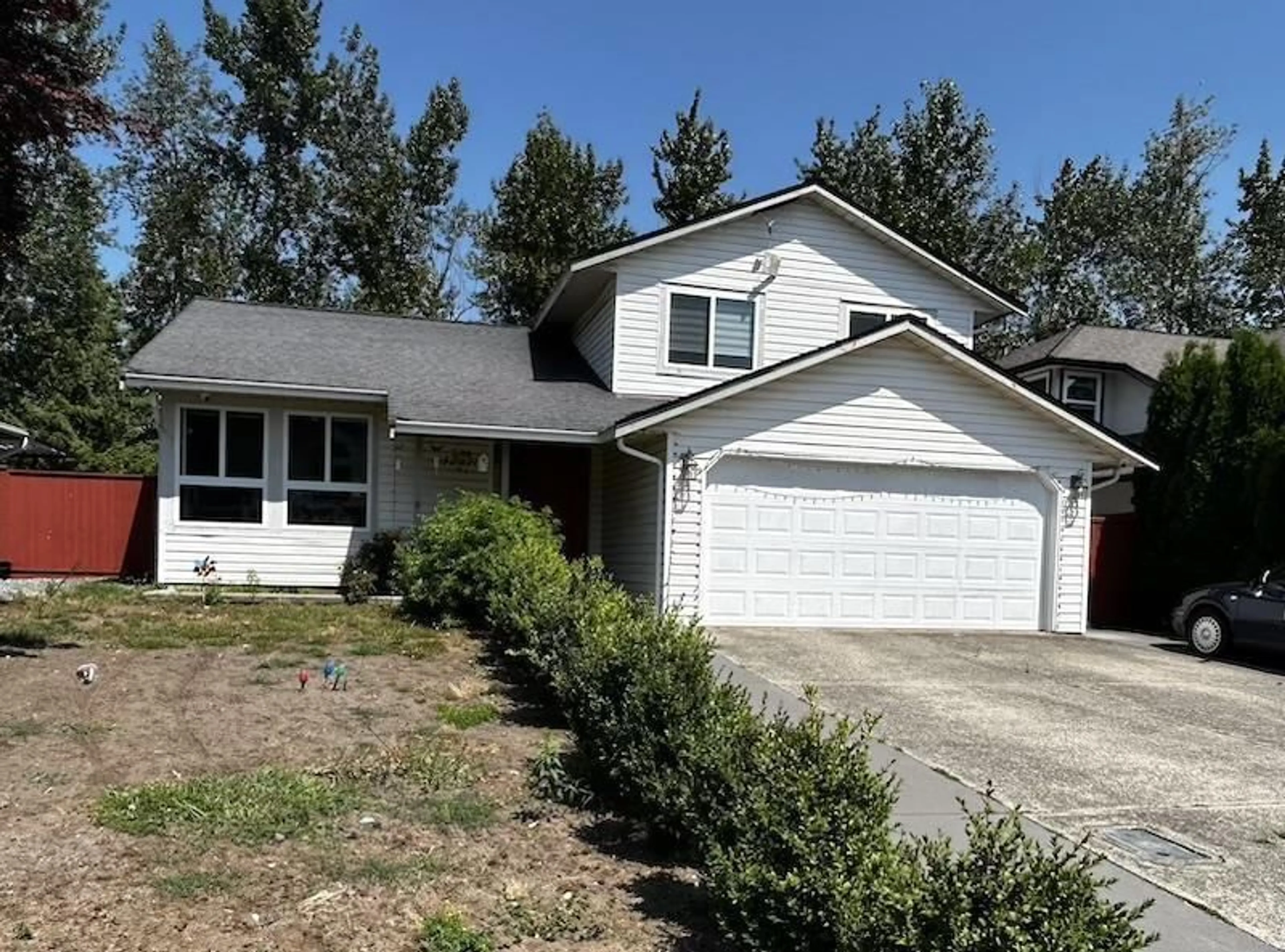 Home with vinyl exterior material, street for 32275 CLINTON AVENUE, Abbotsford British Columbia V2T5B3
