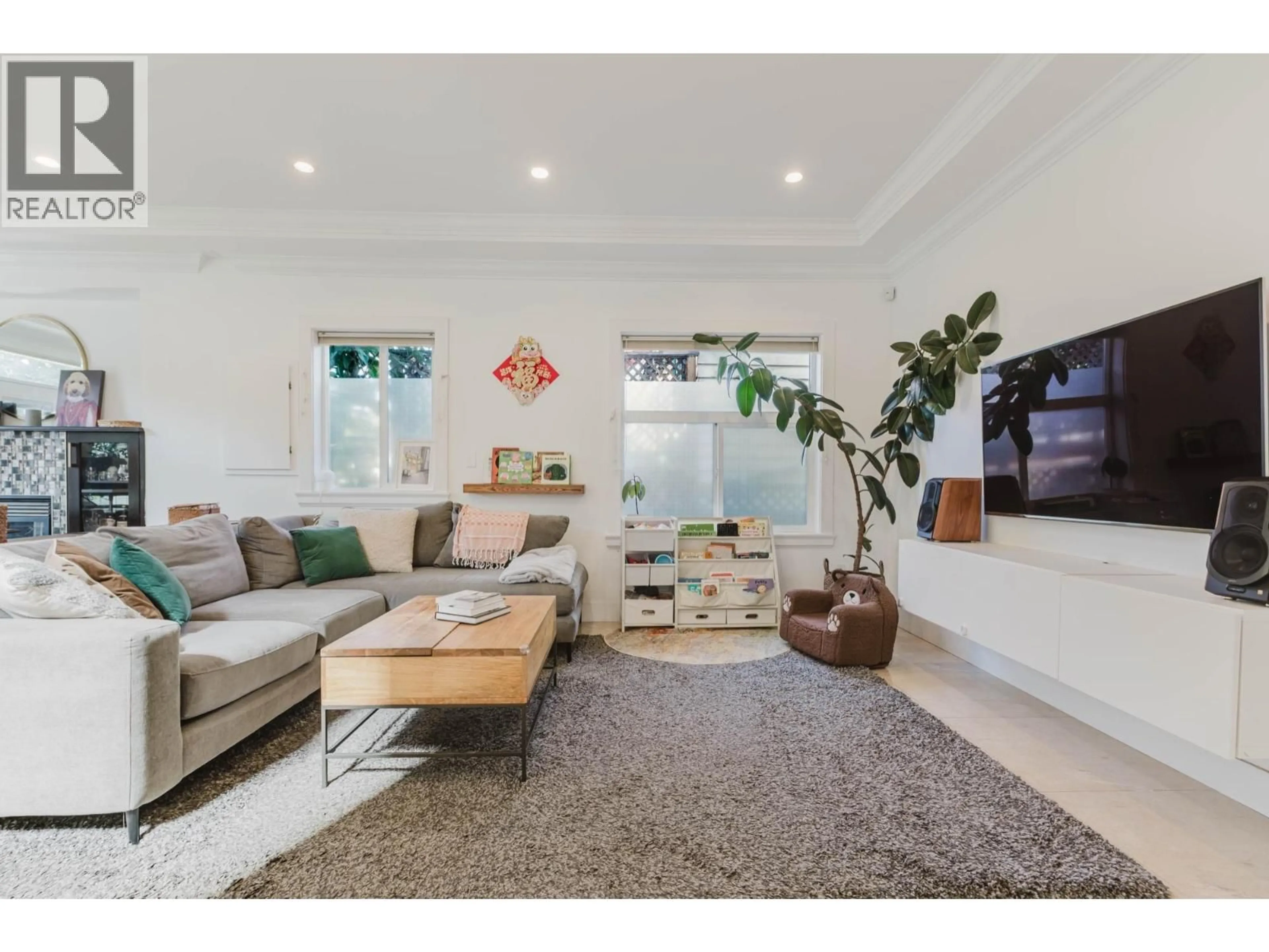 Living room with furniture, unknown for 2018 12TH AVENUE, Vancouver British Columbia V5N2A8