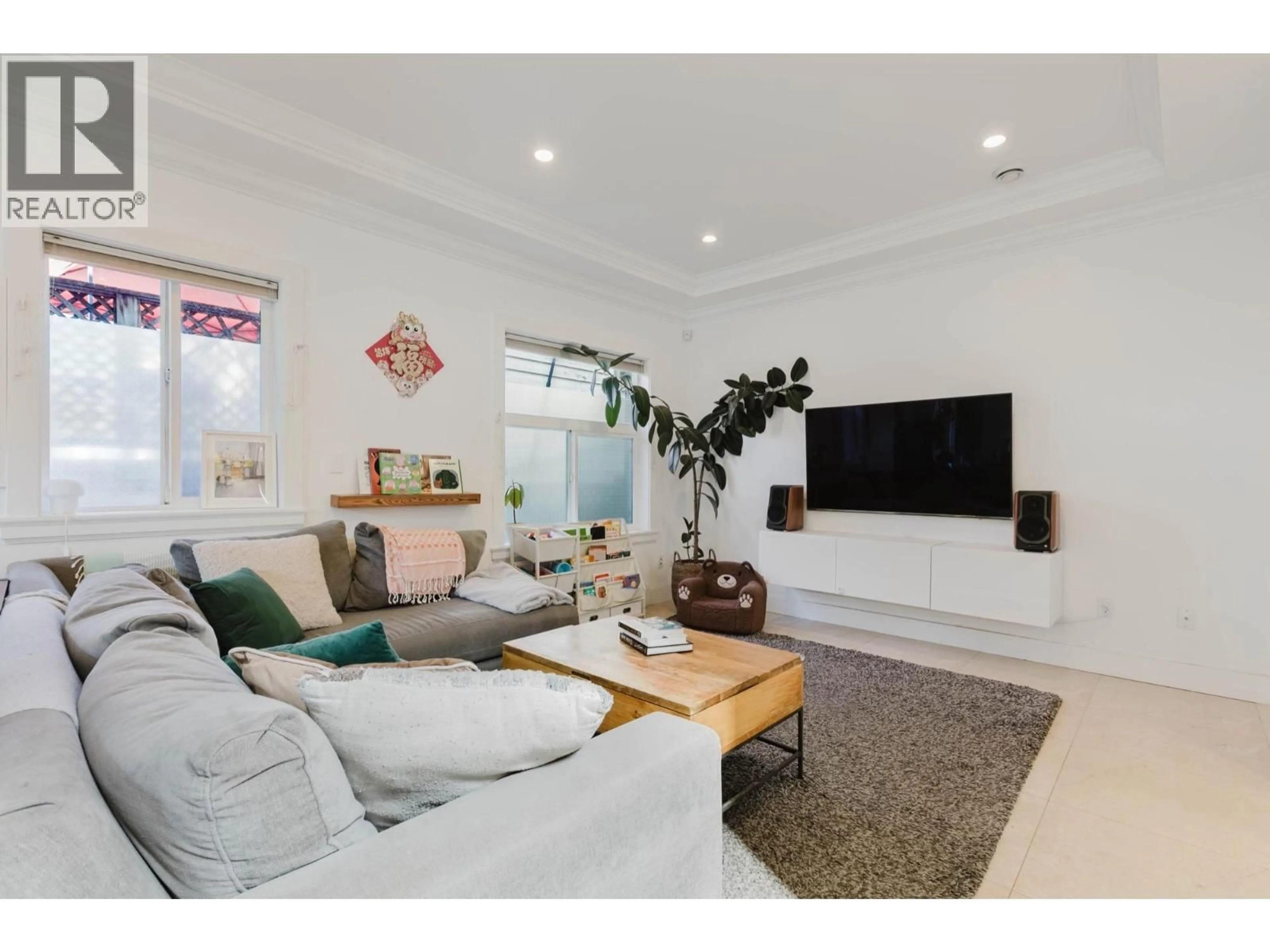 Living room with furniture, unknown for 2018 12TH AVENUE, Vancouver British Columbia V5N2A8