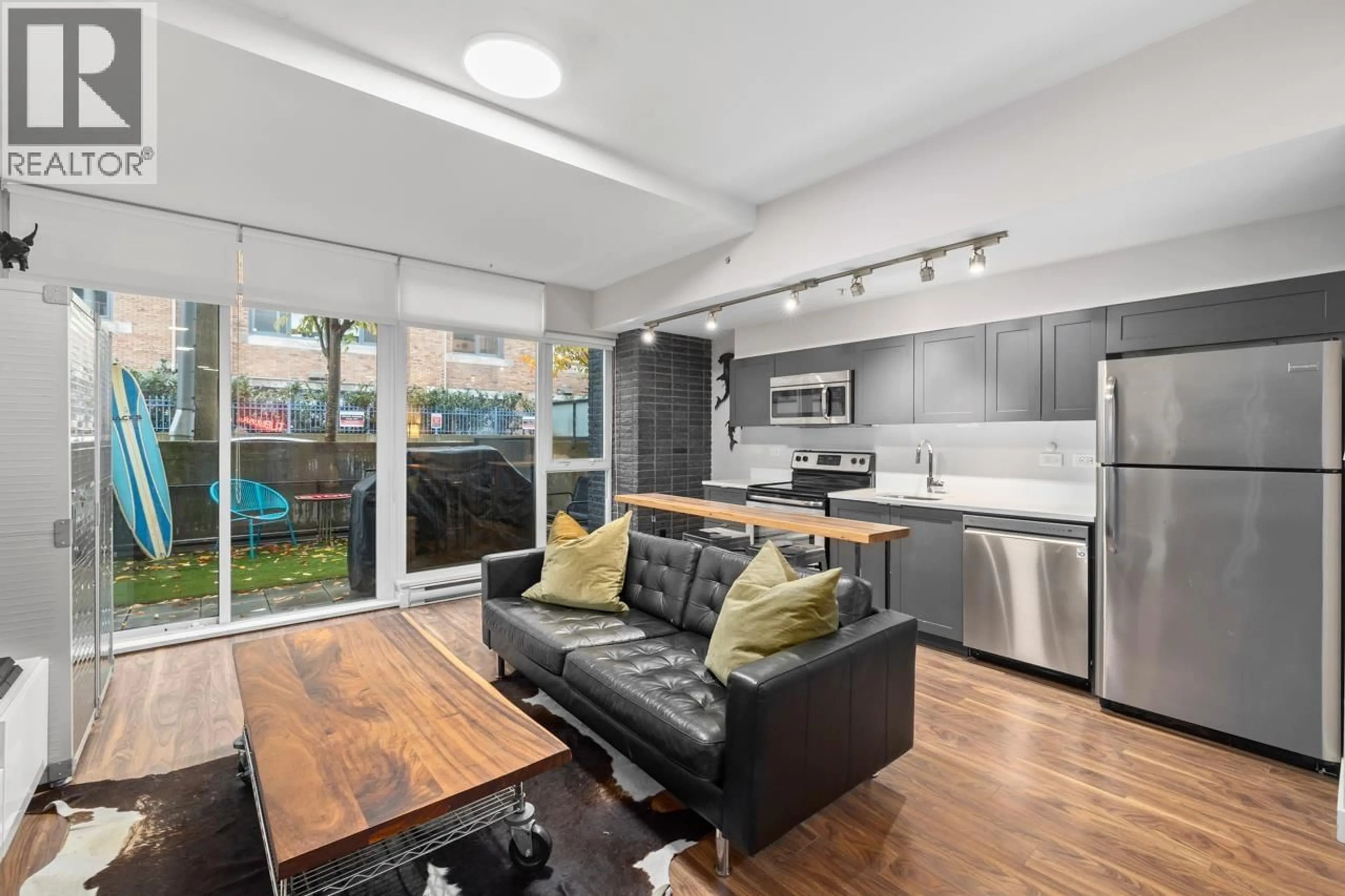 Open concept kitchen, unknown for 101 - 2511 QUEBEC STREET, Vancouver British Columbia V5T0B6