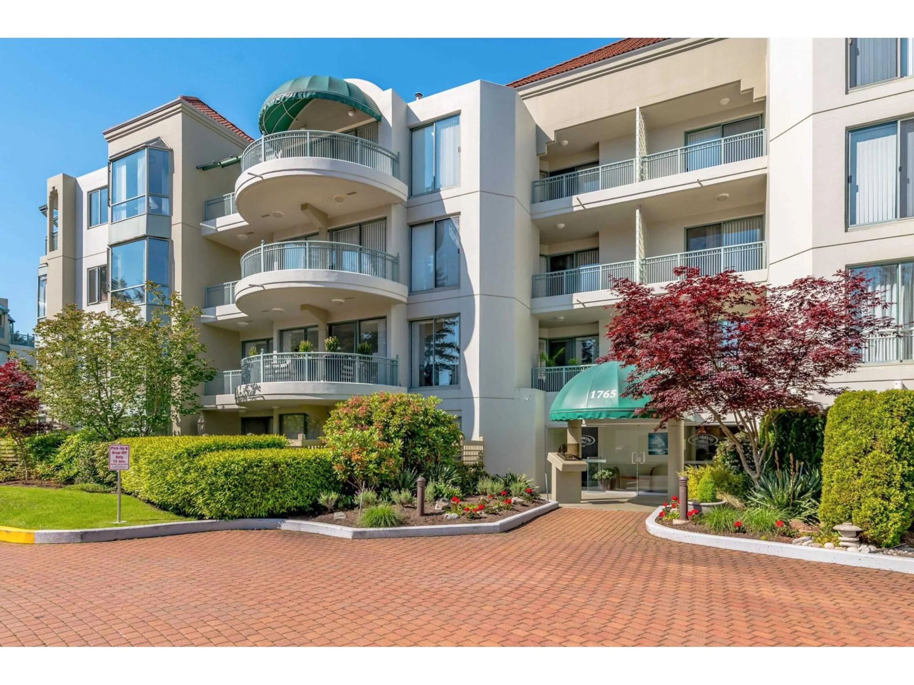 A pic from outside/outdoor area/front of a property/back of a property/a pic from drone, street for 402 - 1765 MARTIN DRIVE, Surrey British Columbia V4A9T6