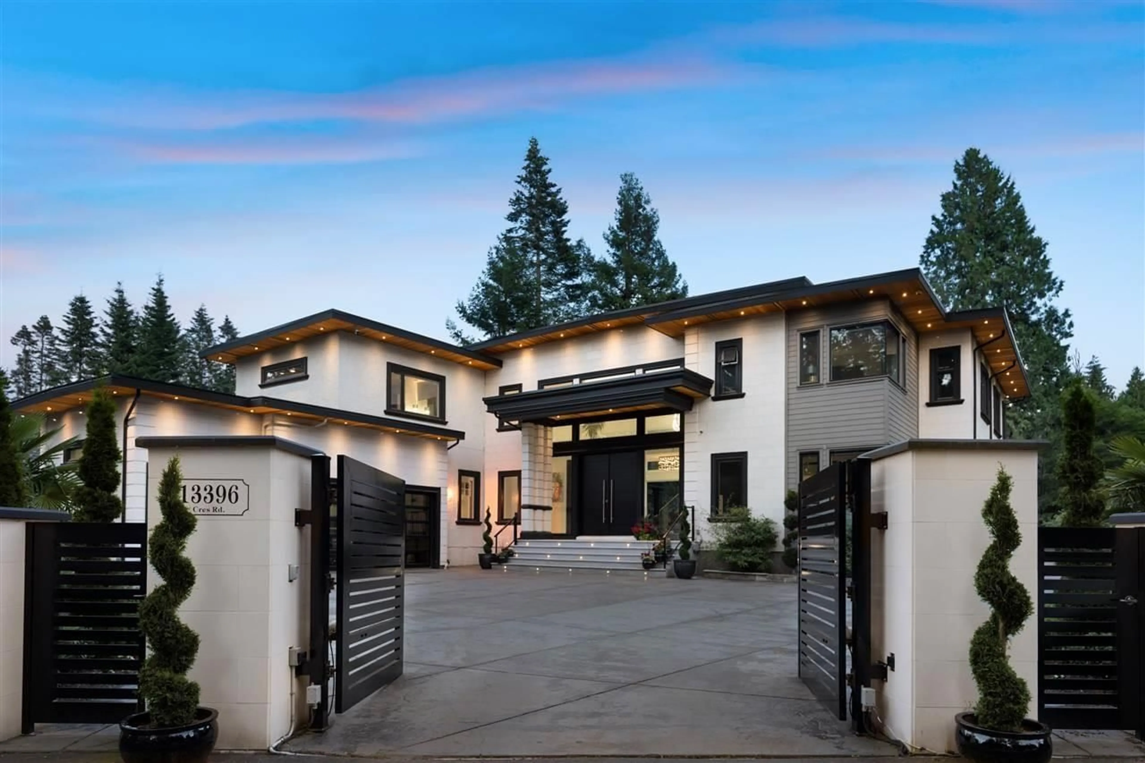 Unknown for 13396 CRESCENT ROAD, Surrey British Columbia V4P1K4