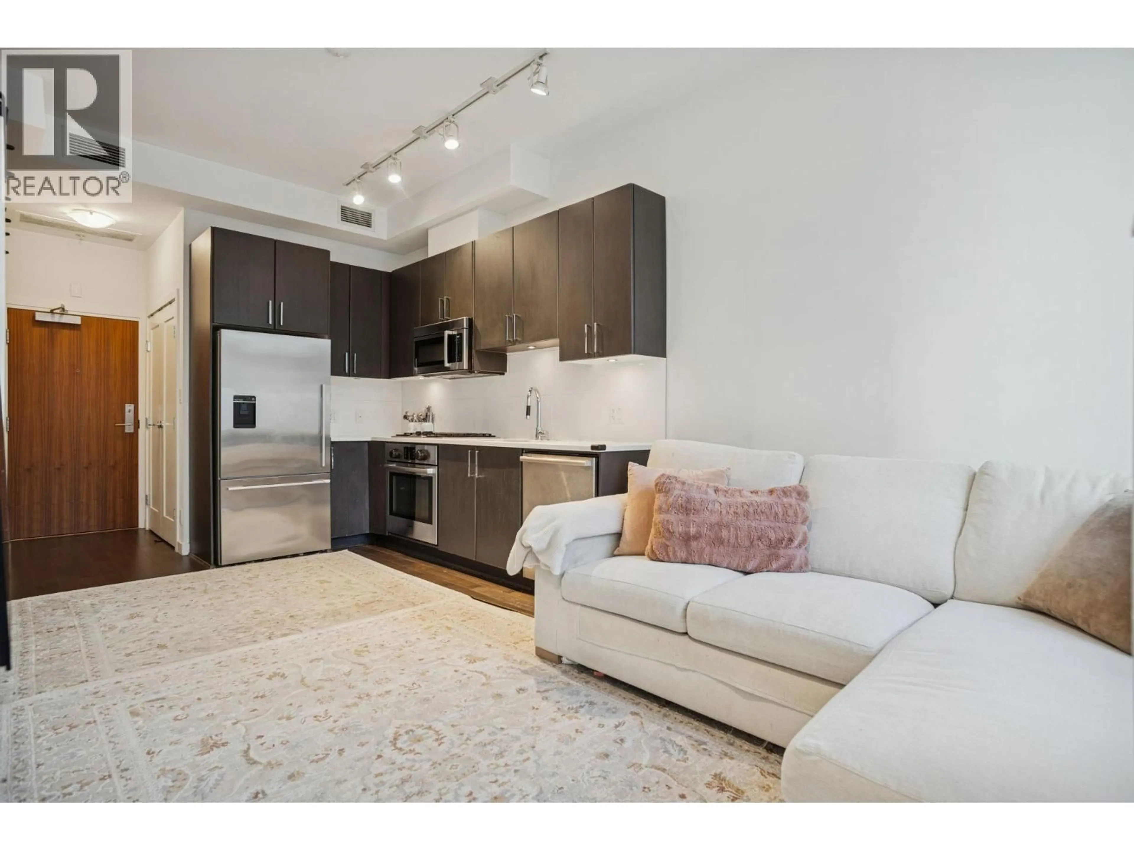 Open concept kitchen, unknown for 62 1ST AVENUE, Vancouver British Columbia V5Y0K4