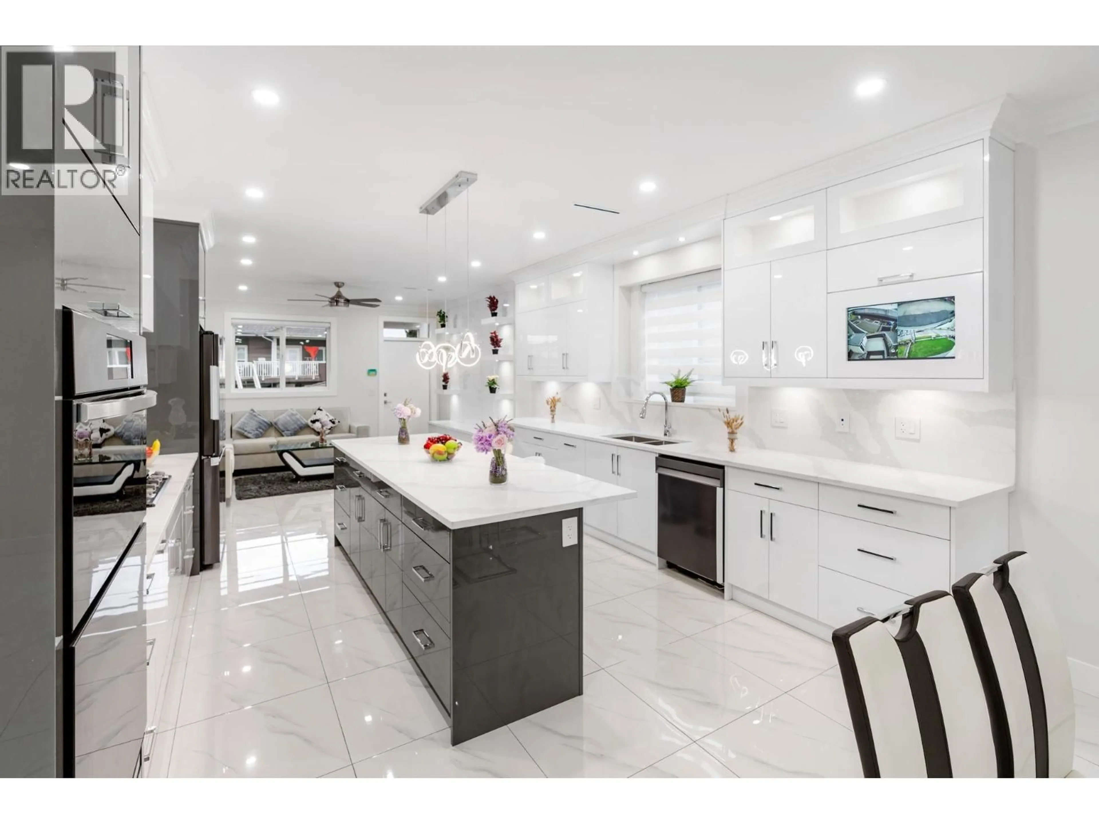 Contemporary kitchen, ceramic/tile floor for 2 - 8464 15 AVENUE, Burnaby British Columbia V3N1Y2