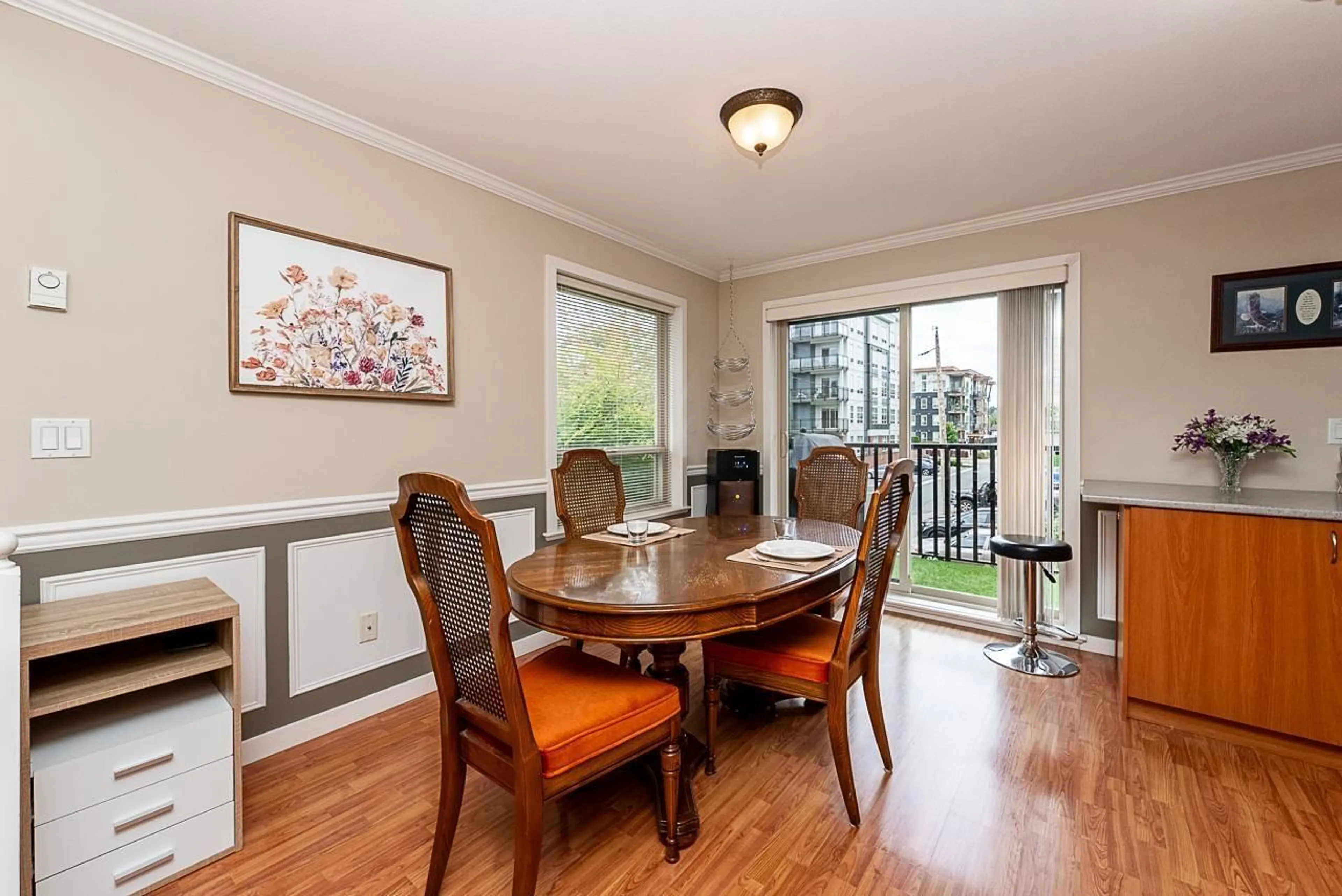 Dining room, wood/laminate floor for 36 - 5388 201A STREET, Langley British Columbia V3A1S6