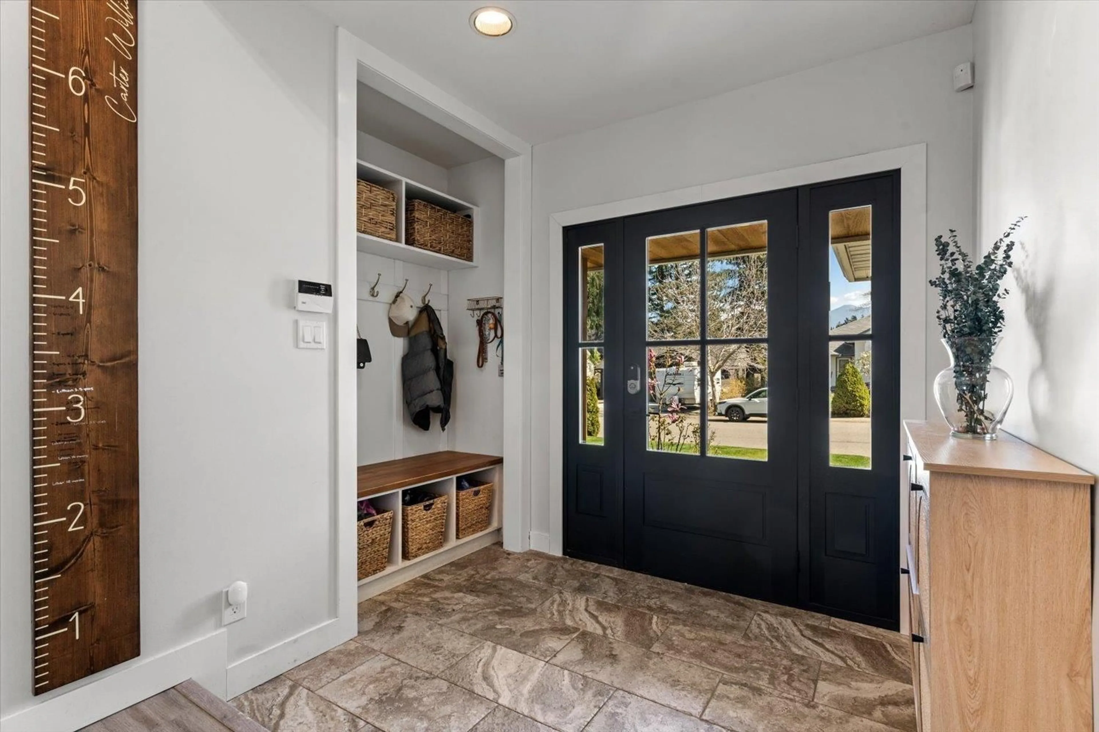 Indoor entryway for 5785 CANTERBURY DRIVE, Chilliwack British Columbia V2R3B9