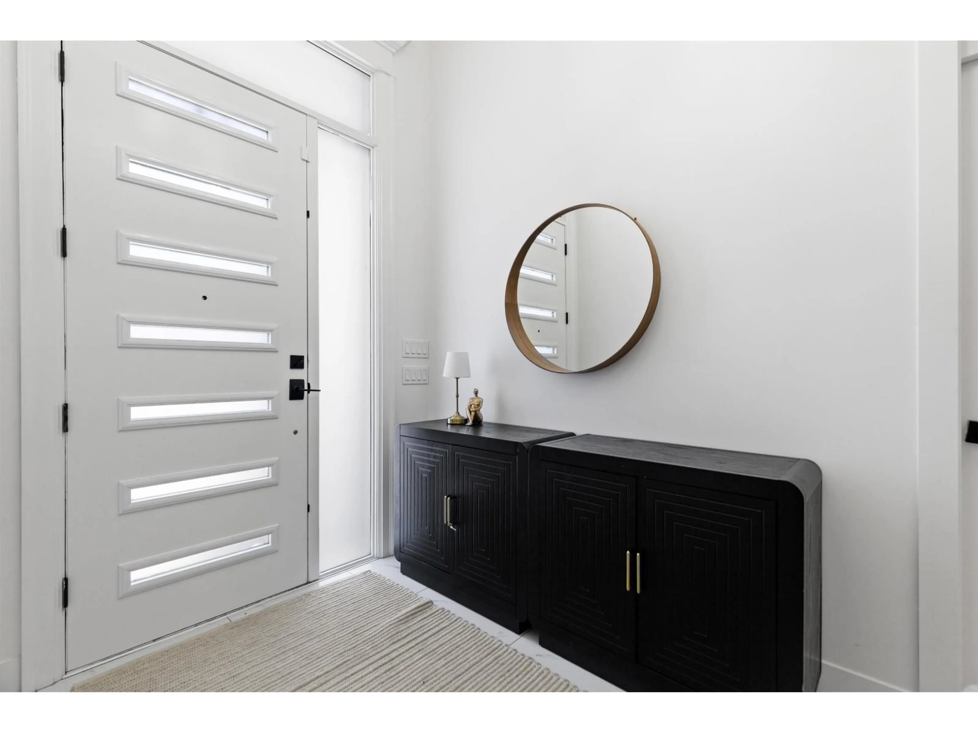 Indoor entryway for 18080 67 AVENUE, Surrey British Columbia V3S8C3