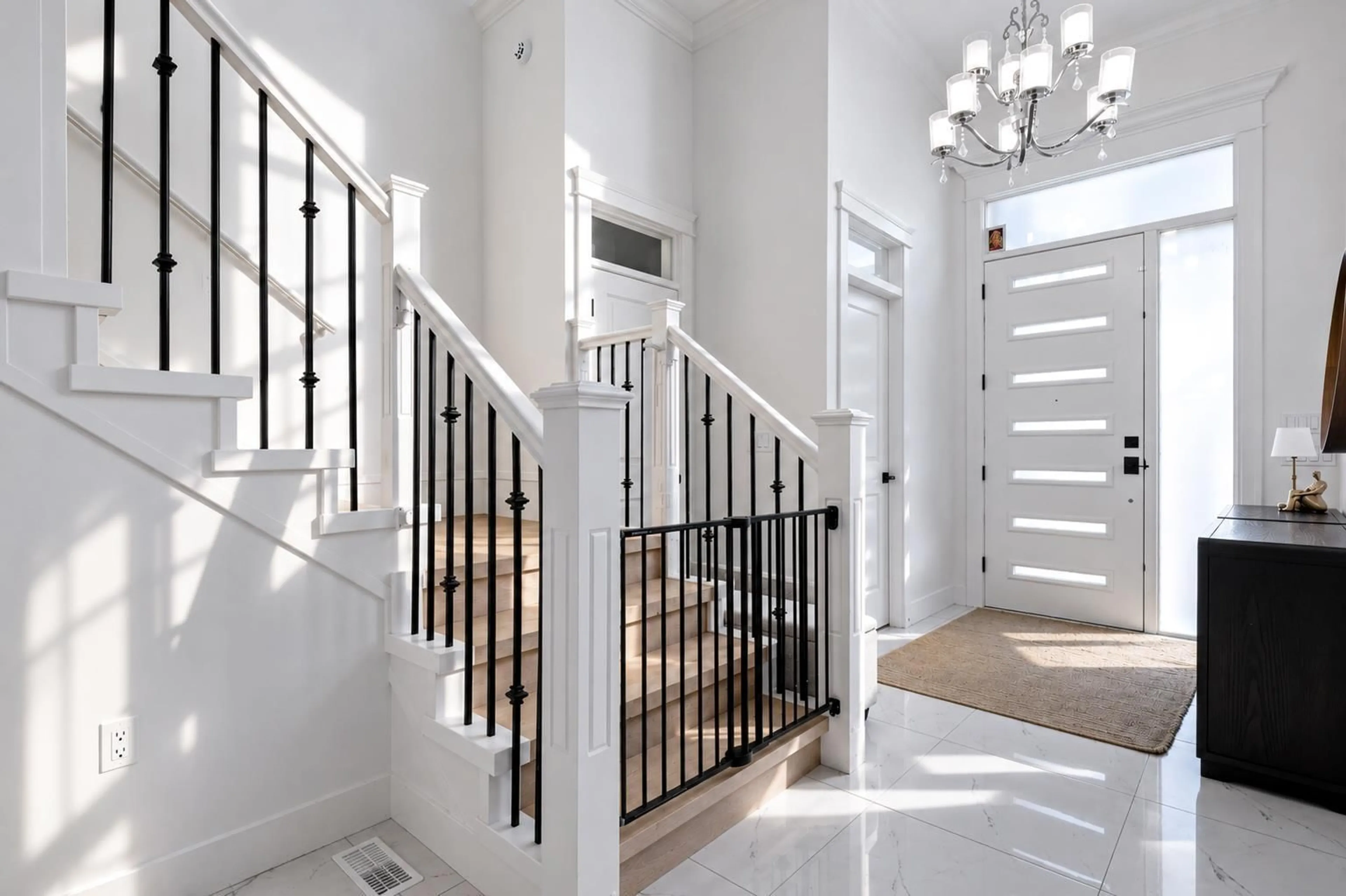 Indoor entryway for 18080 67 AVENUE, Surrey British Columbia V3S8C3