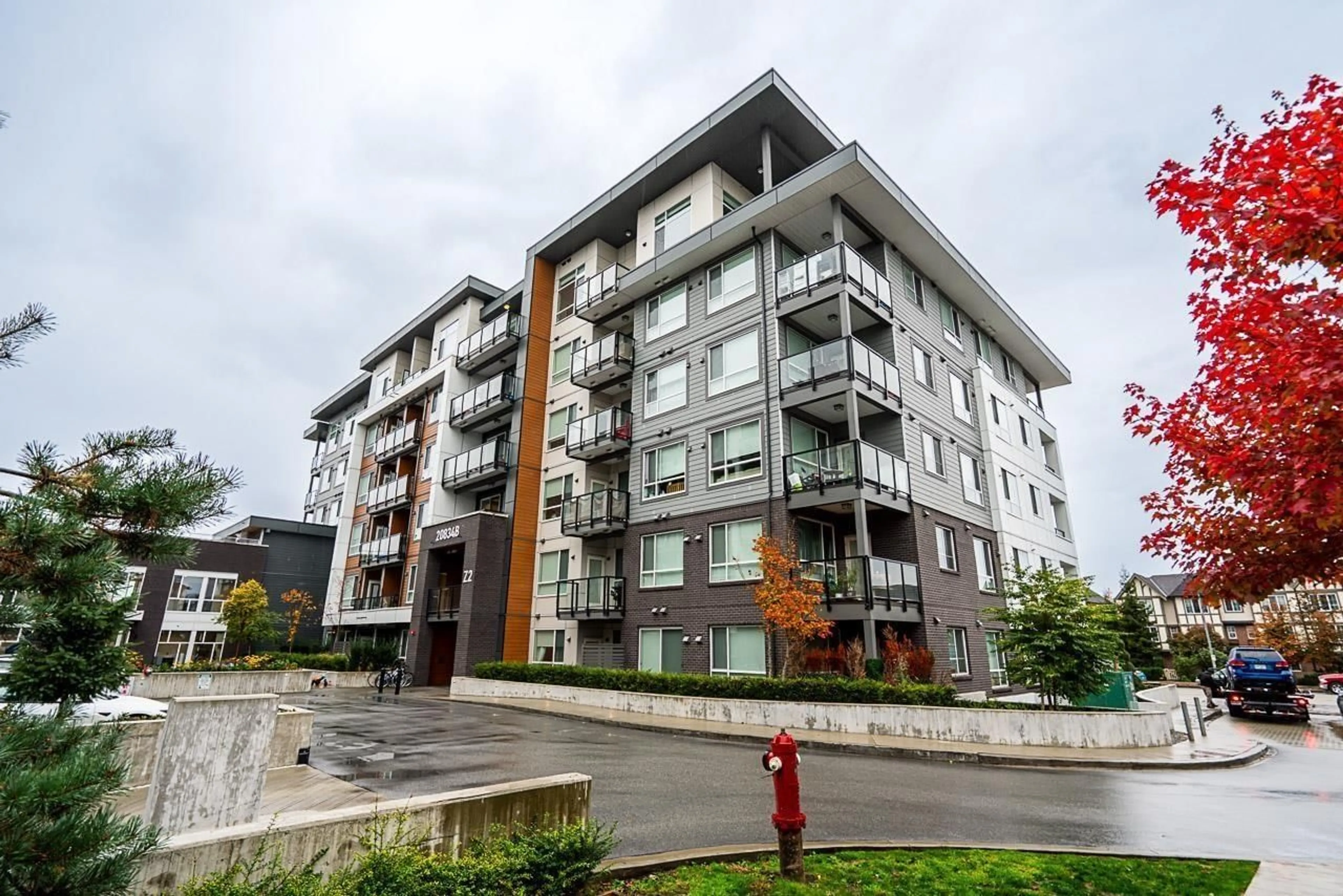 Patio, building for B228 - 20834 80 AVENUE, Langley British Columbia V2Y3M6