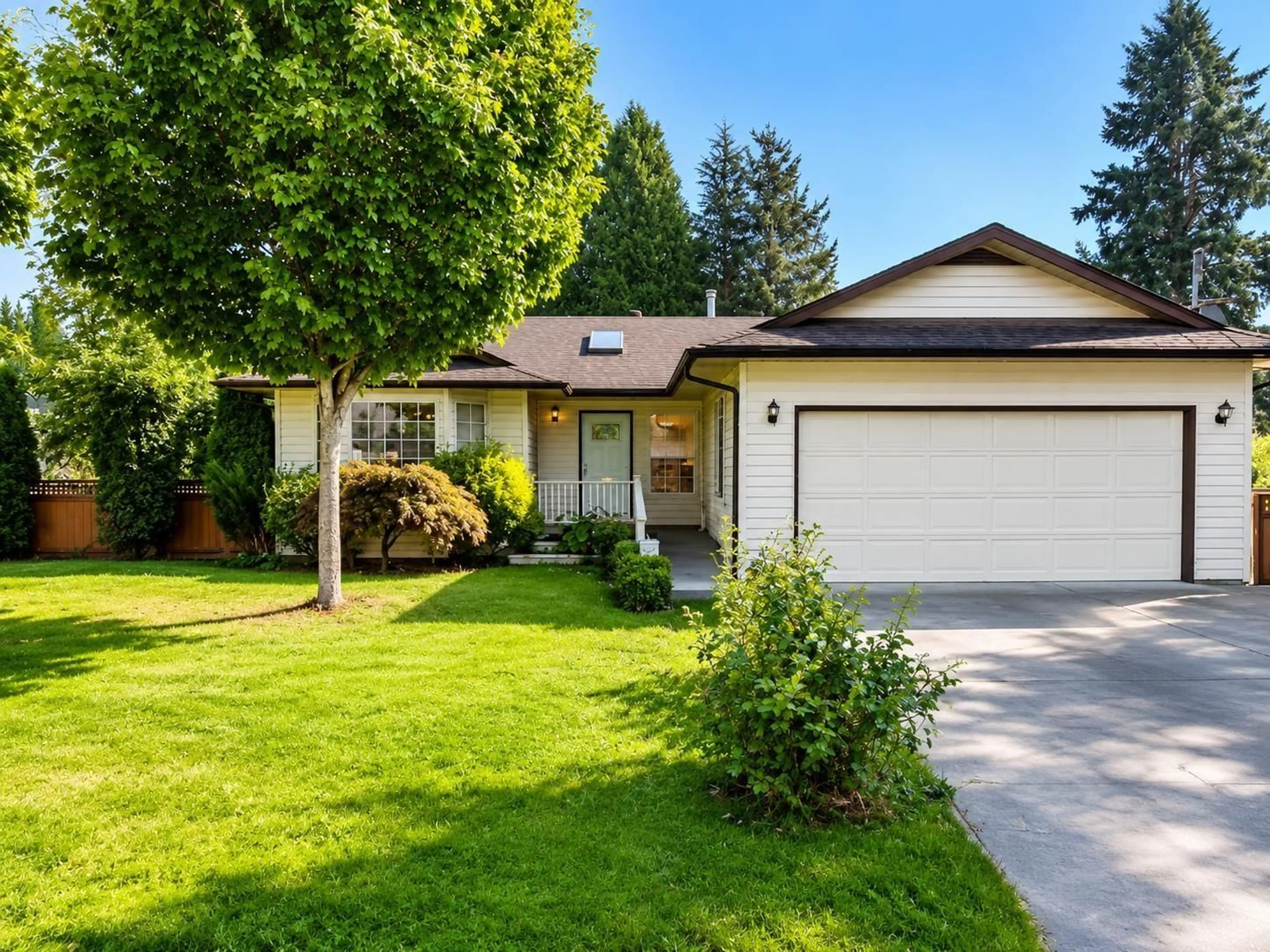 Home with vinyl exterior material, street for 9493 FLETCHER STREET, Chilliwack British Columbia V2P7V4