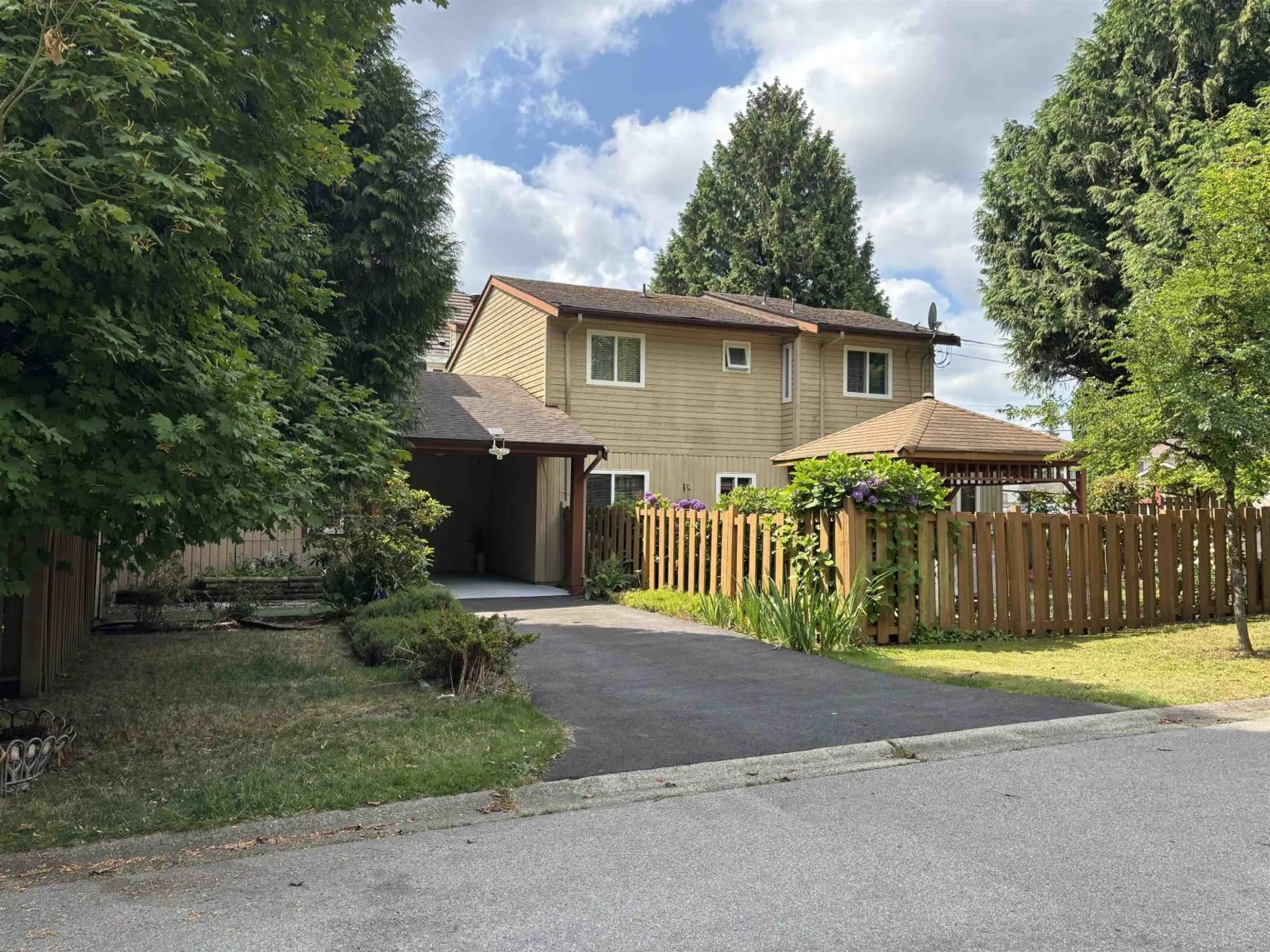 A pic from outside/outdoor area/front of a property/back of a property/a pic from drone, street for 15402 96A AVENUE, Surrey British Columbia V3R7H2