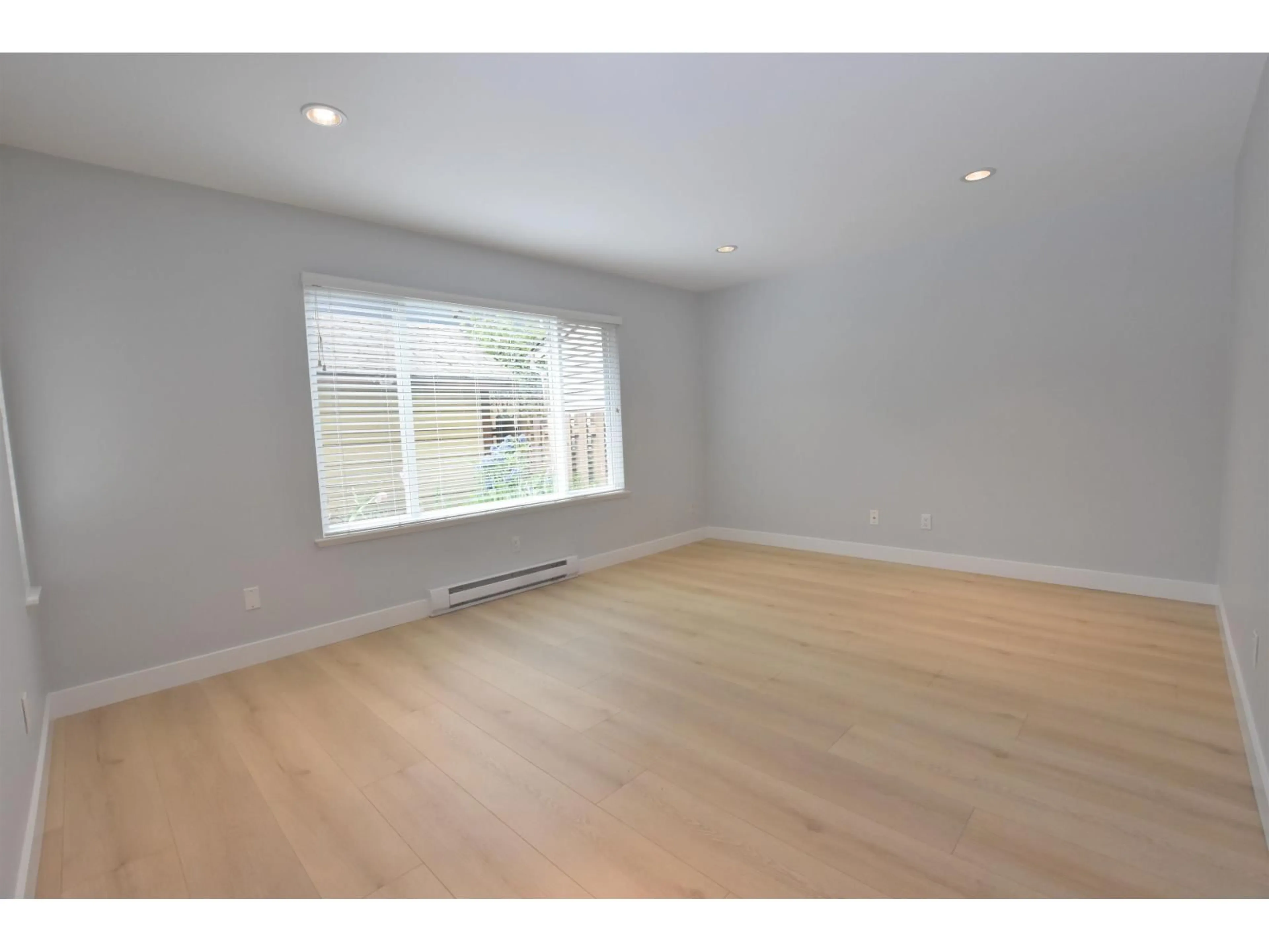 A pic of a room for 15402 96A AVENUE, Surrey British Columbia V3R7H2