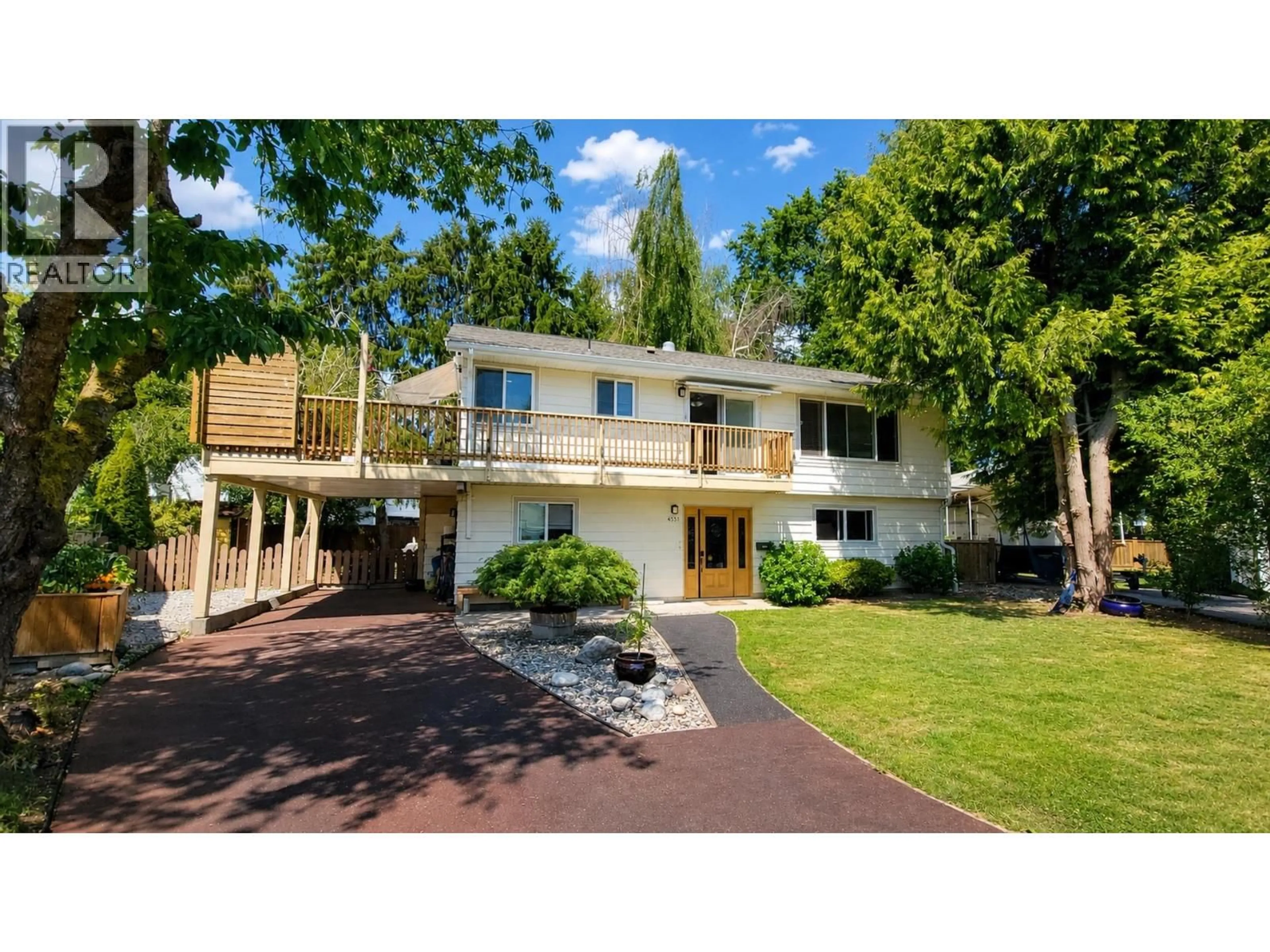 A pic from outside/outdoor area/front of a property/back of a property/a pic from drone, street for 4551 47TH STREET, Delta British Columbia V4K2N5