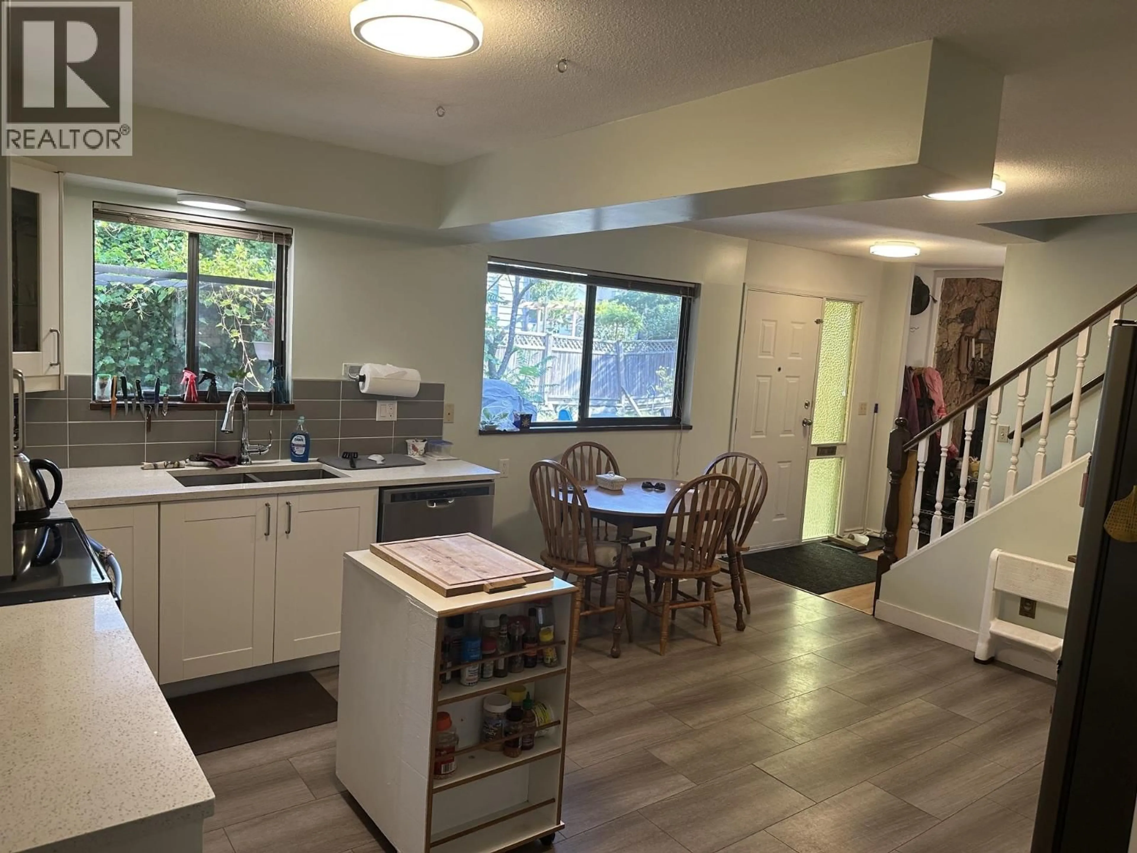 Open concept kitchen, unknown for 1902 TAYLOR STREET, Port Coquitlam British Columbia V3C4S4
