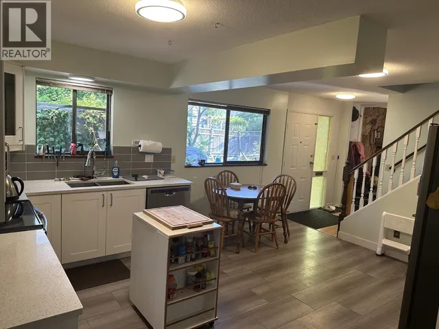 1902 TAYLOR STREET, Port Coquitlam 4