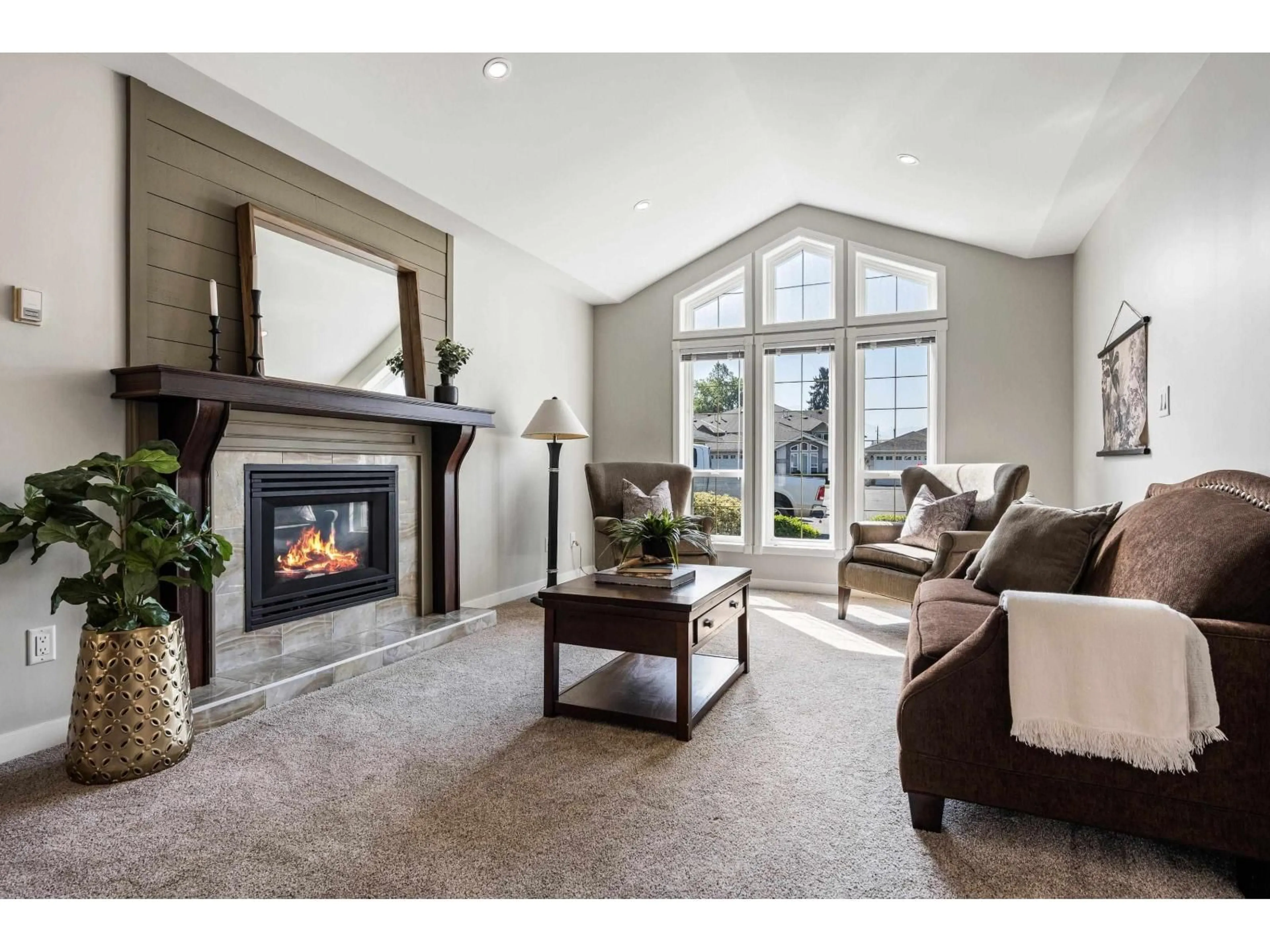 Living room with furniture, unknown for 12 - 9921 QUARRY ROAD, Chilliwack British Columbia V2P3M3