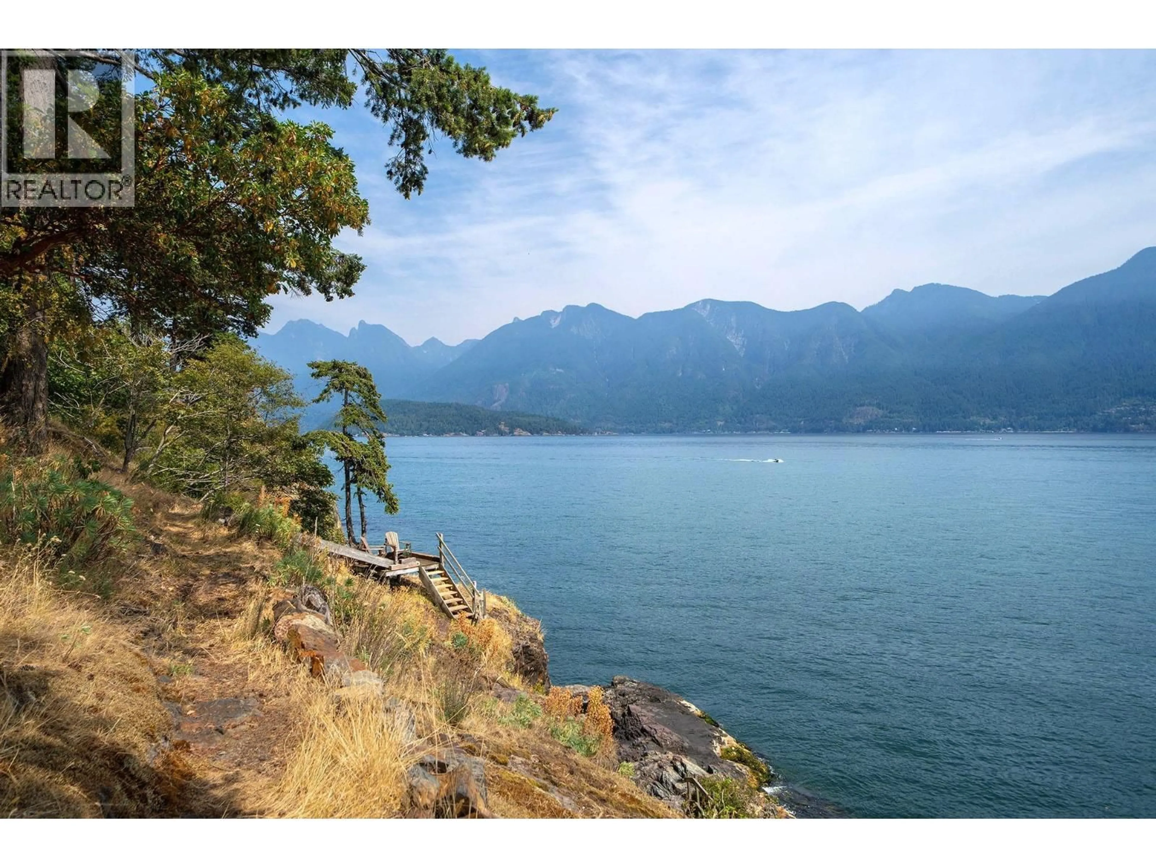 Blurry image for 1531 EAGLE CLIFF ROAD, Bowen Island British Columbia V0N1G1