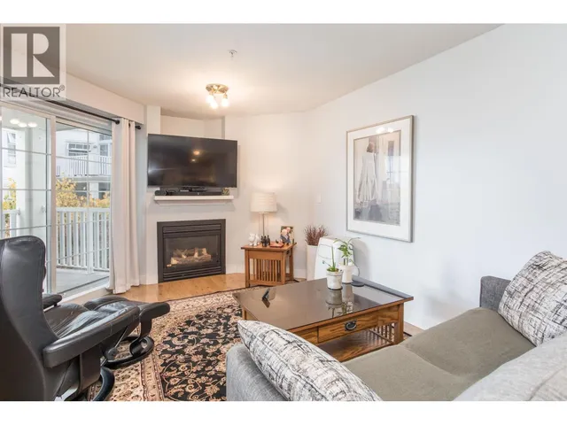 313 - 147 1ST STREET, North Vancouver 2