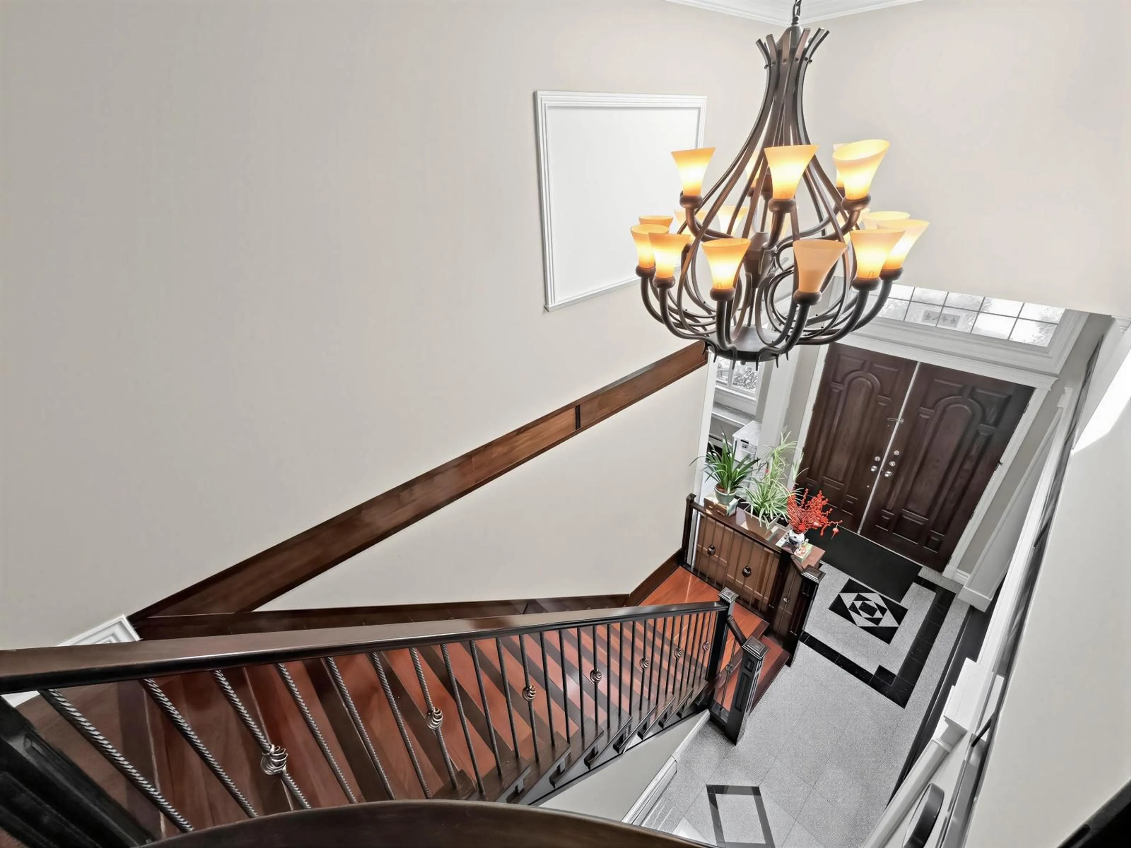 Indoor foyer for 9280 134 STREET, Surrey British Columbia V3V5S2