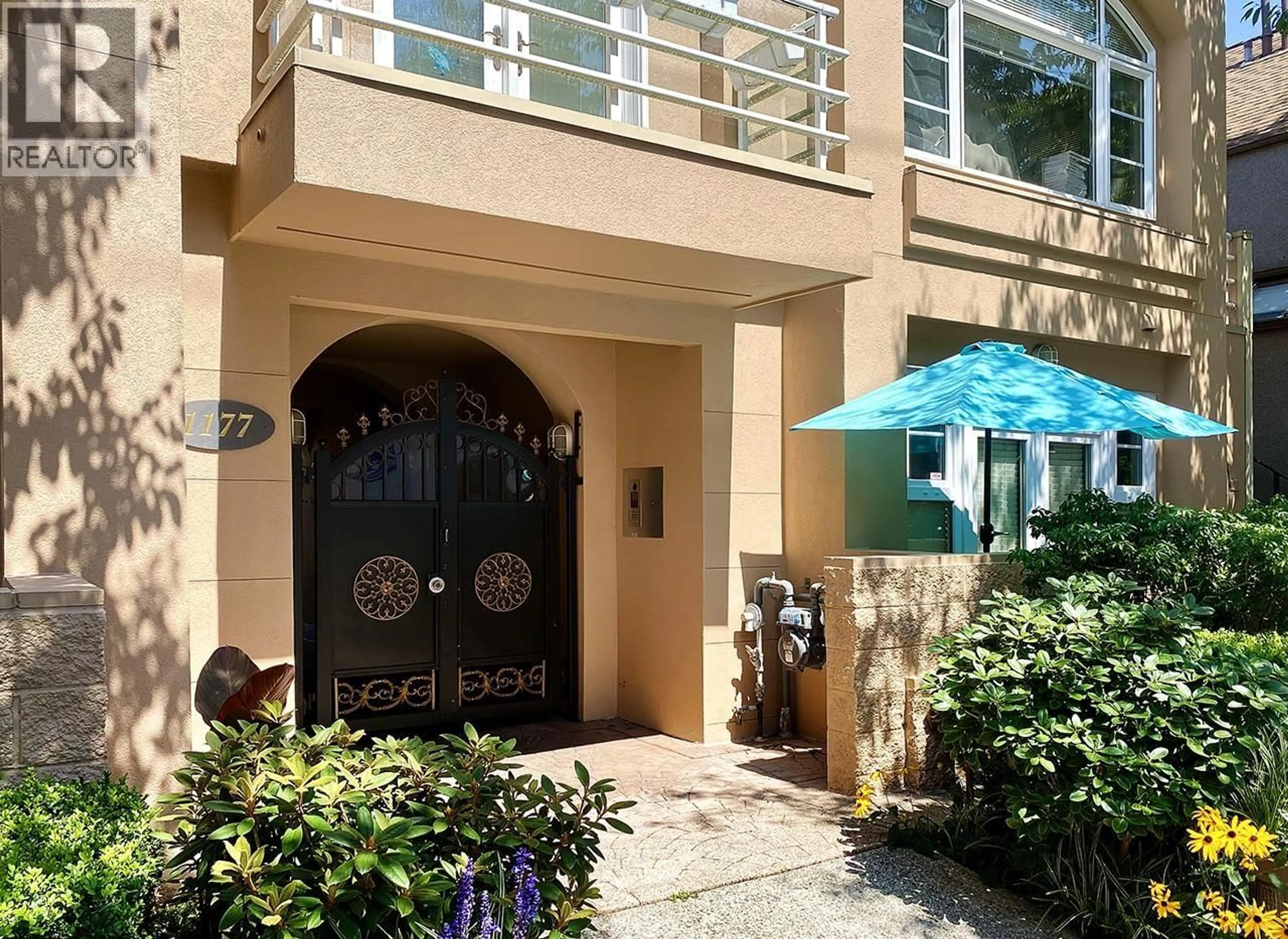 Indoor foyer for 1 - 1177 8TH AVENUE, Vancouver British Columbia V6H1C5