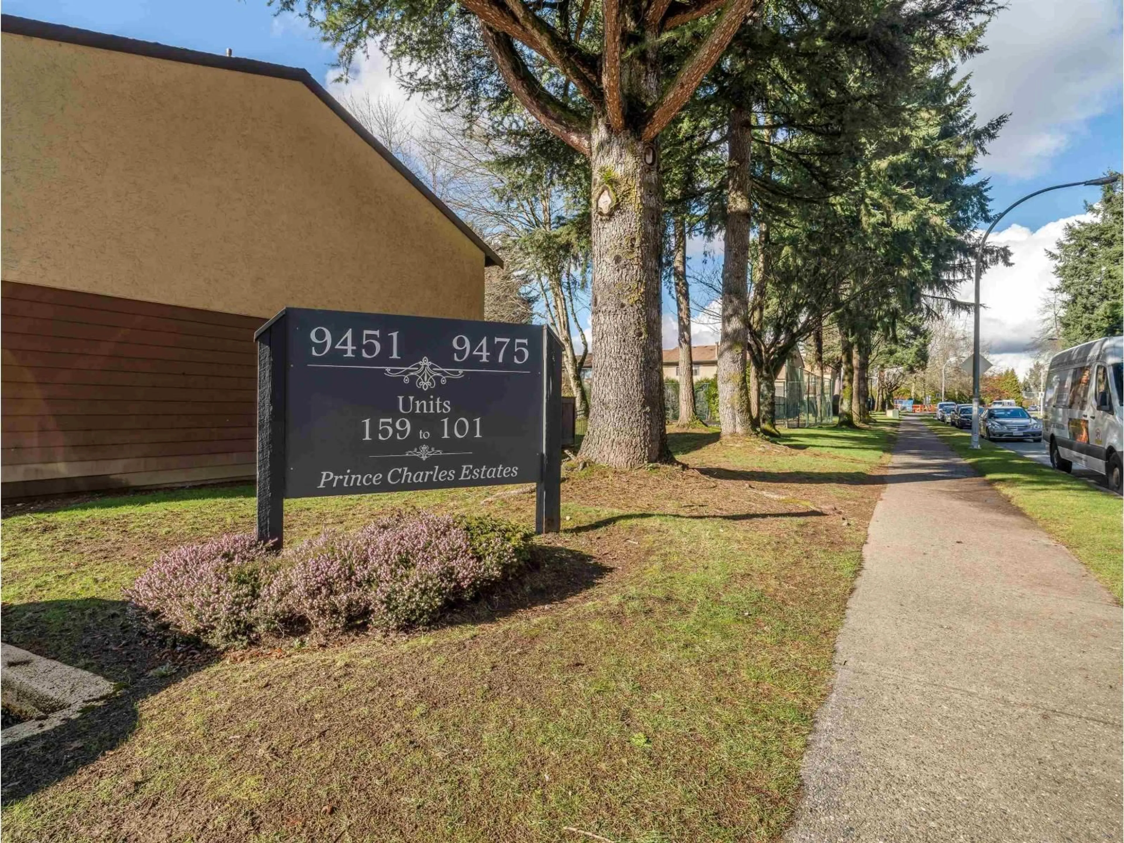 Indoor foyer for 135 - 9463 PRINCE CHARLES BOULEVARD, Surrey British Columbia V3V7G1