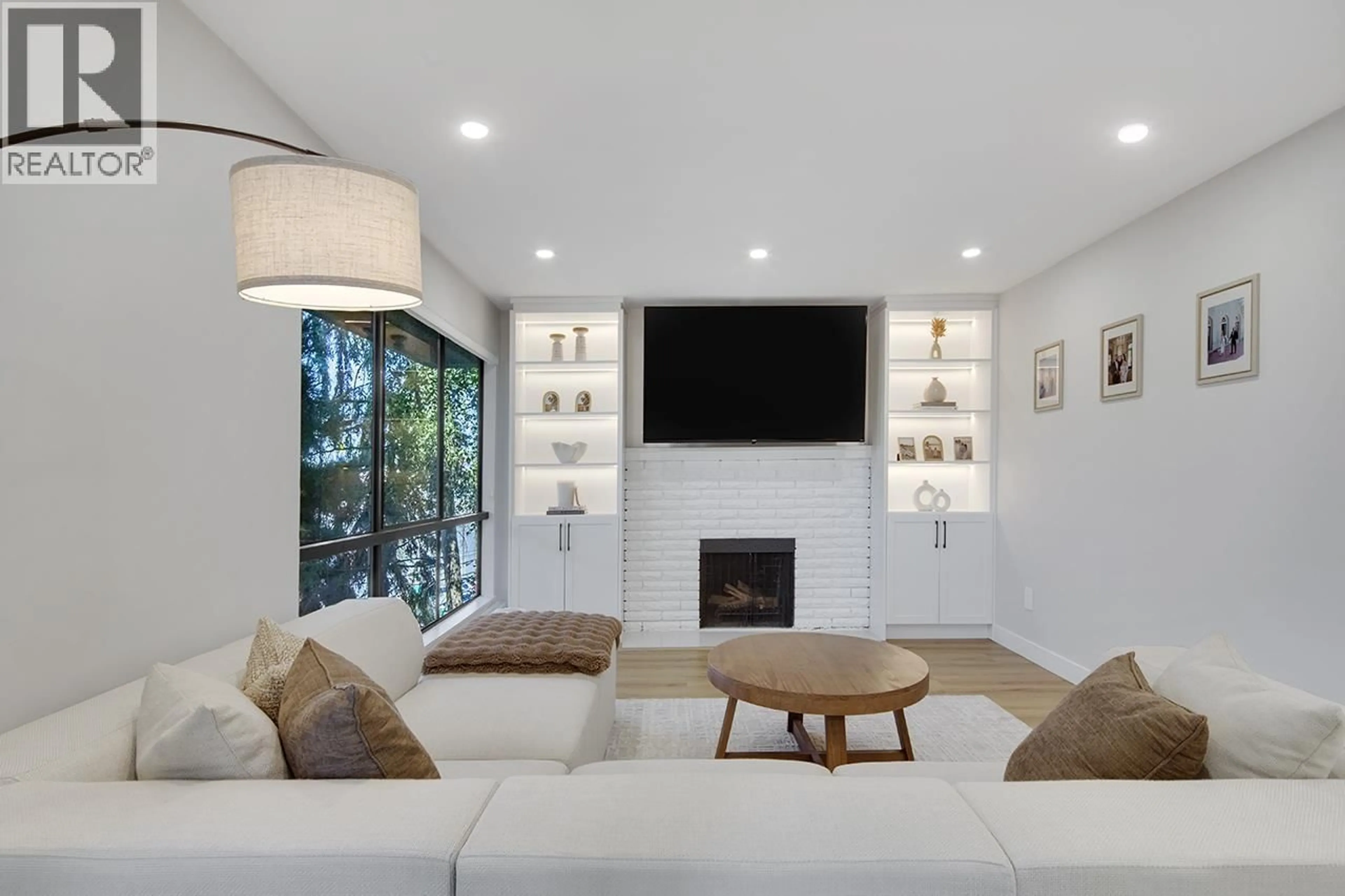 Living room with furniture, unknown for 303 - 1877 5TH AVENUE, Vancouver British Columbia V6J1P5