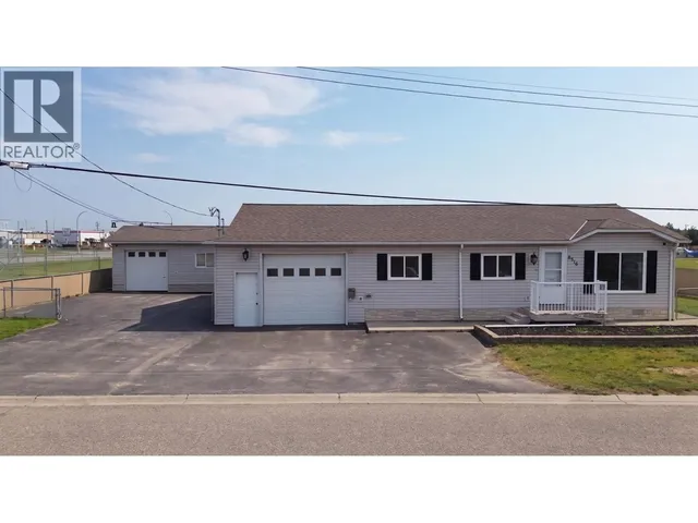 8516 98 AVENUE, Fort St. John