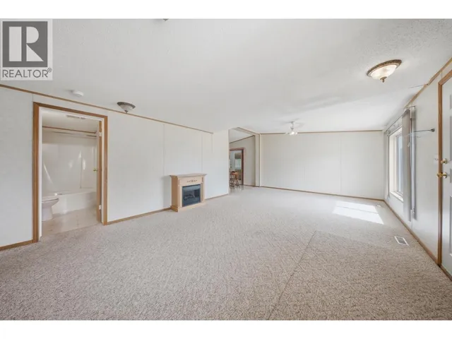 8516 98 AVENUE, Fort St. John 5