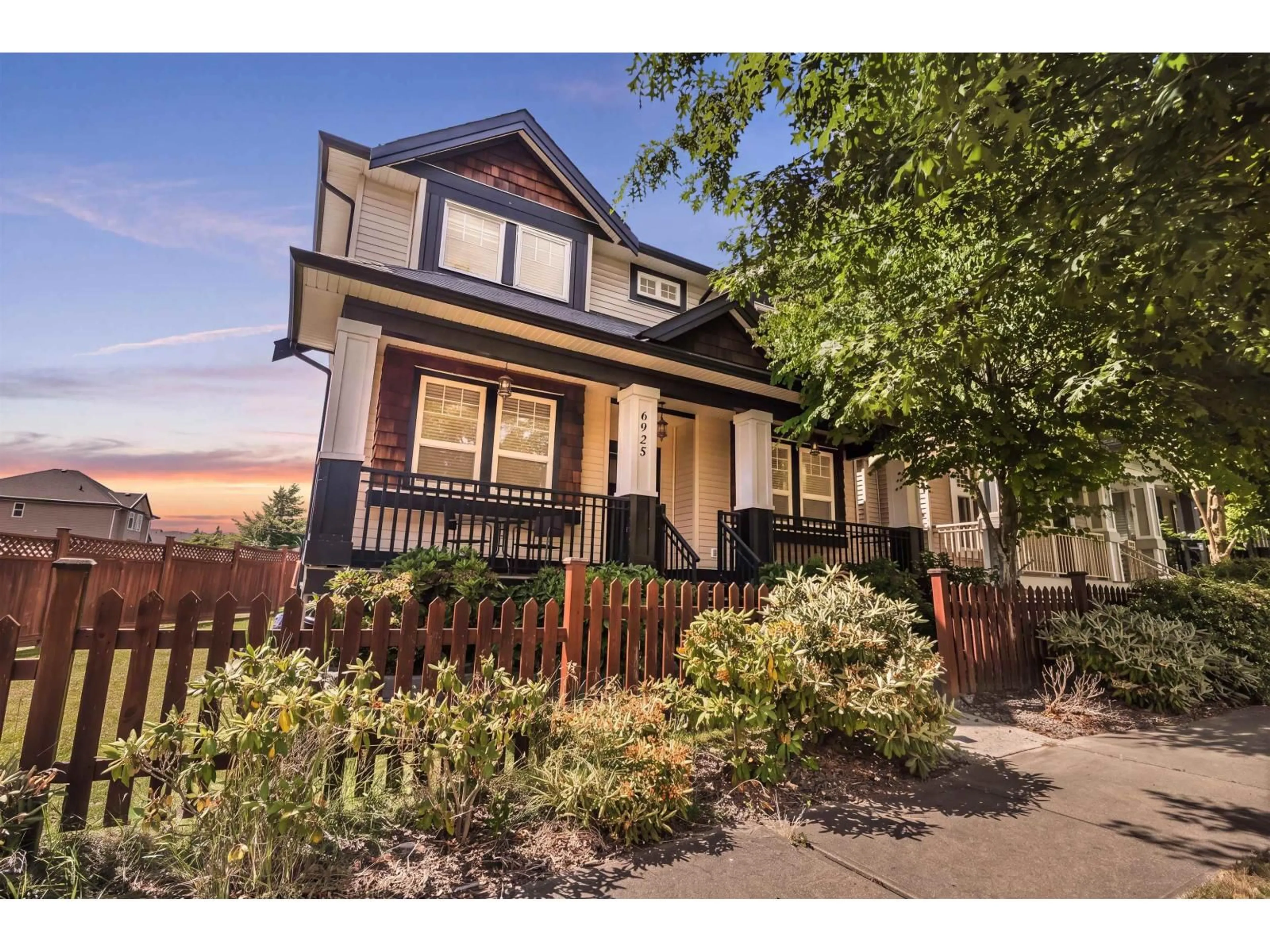 Home with vinyl exterior material, street for 6925 196 STREET, Surrey British Columbia V4N5Z1