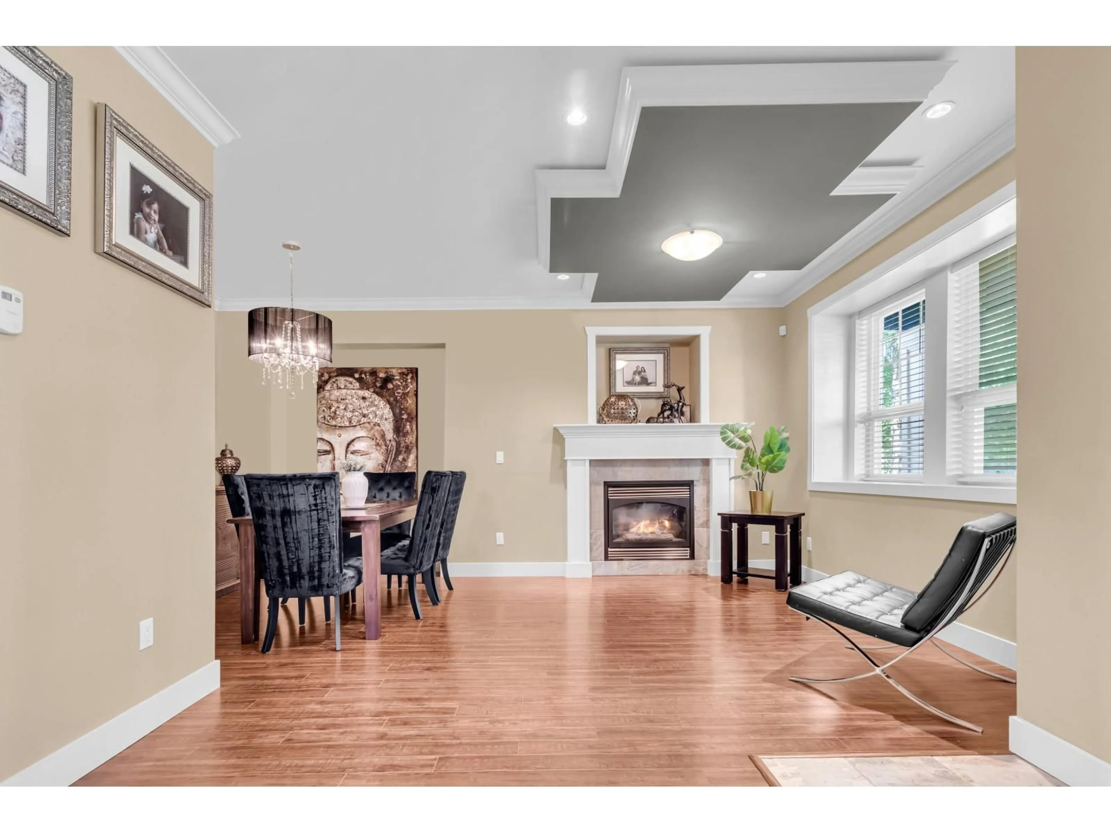 Dining room, wood/laminate floor for 6925 196 STREET, Surrey British Columbia V4N5Z1