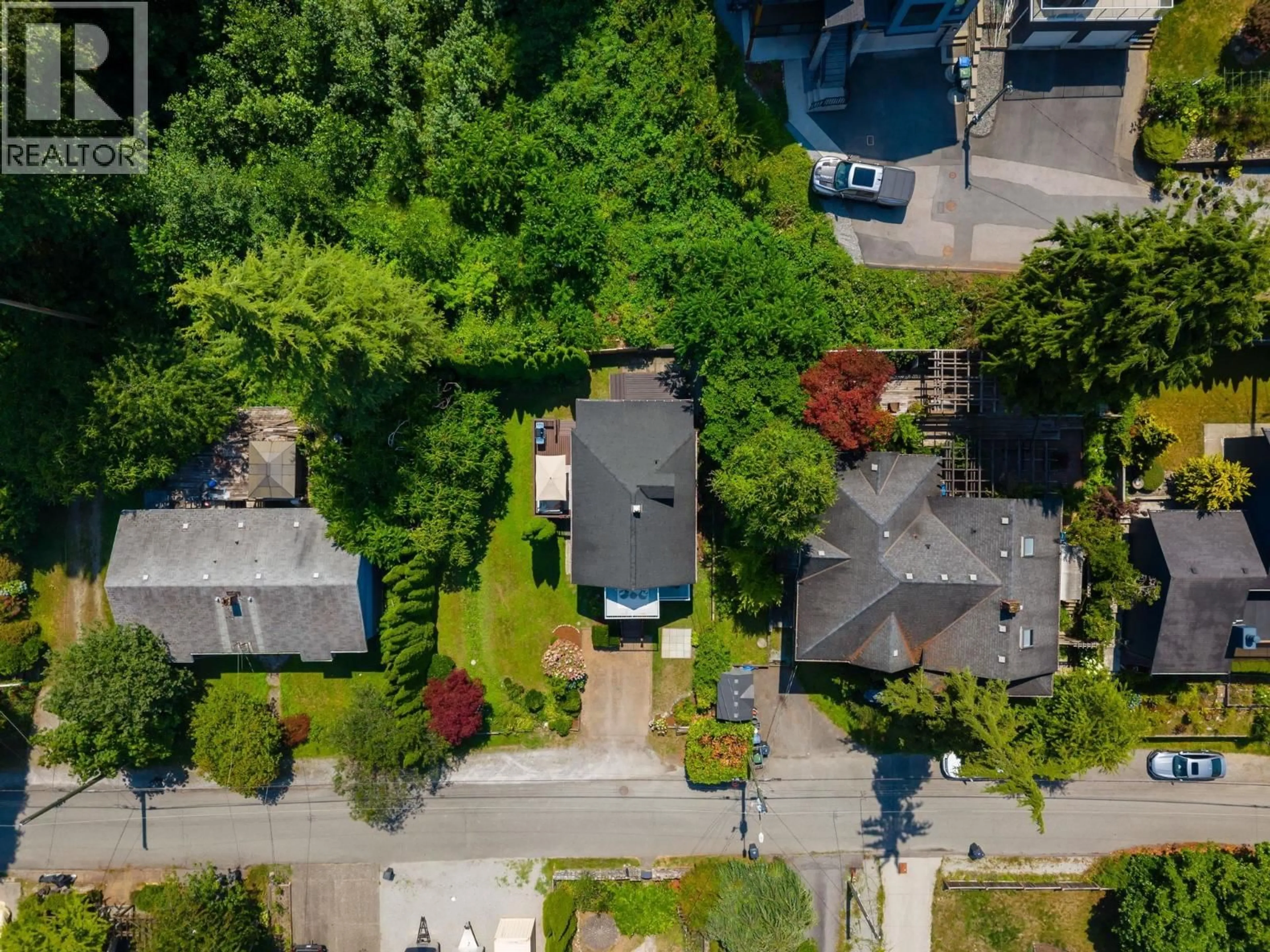 A pic from outside/outdoor area/front of a property/back of a property/a pic from drone, street for 2813 JANE STREET, Port Moody British Columbia V3H2K7